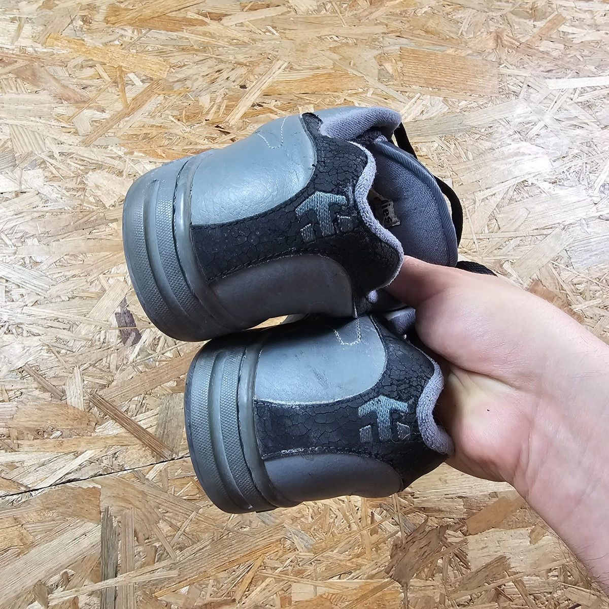 Etnies × Vintage Etnies Vintage skater shoes boots 90S chunky sneakers Size US 11 / EU 44 - 5 Thumbnail
