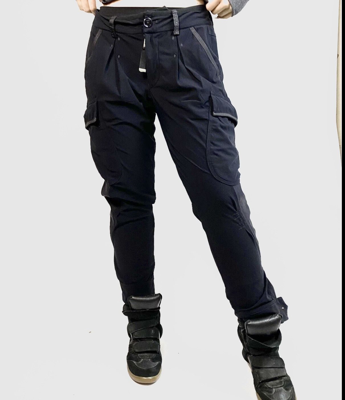 Ann Demeulemeester High Use by Claire Campbell Waits Logo Tech Cargo Sweatpants Size 30" / US 8 / IT 44 - 1 Thumbnail