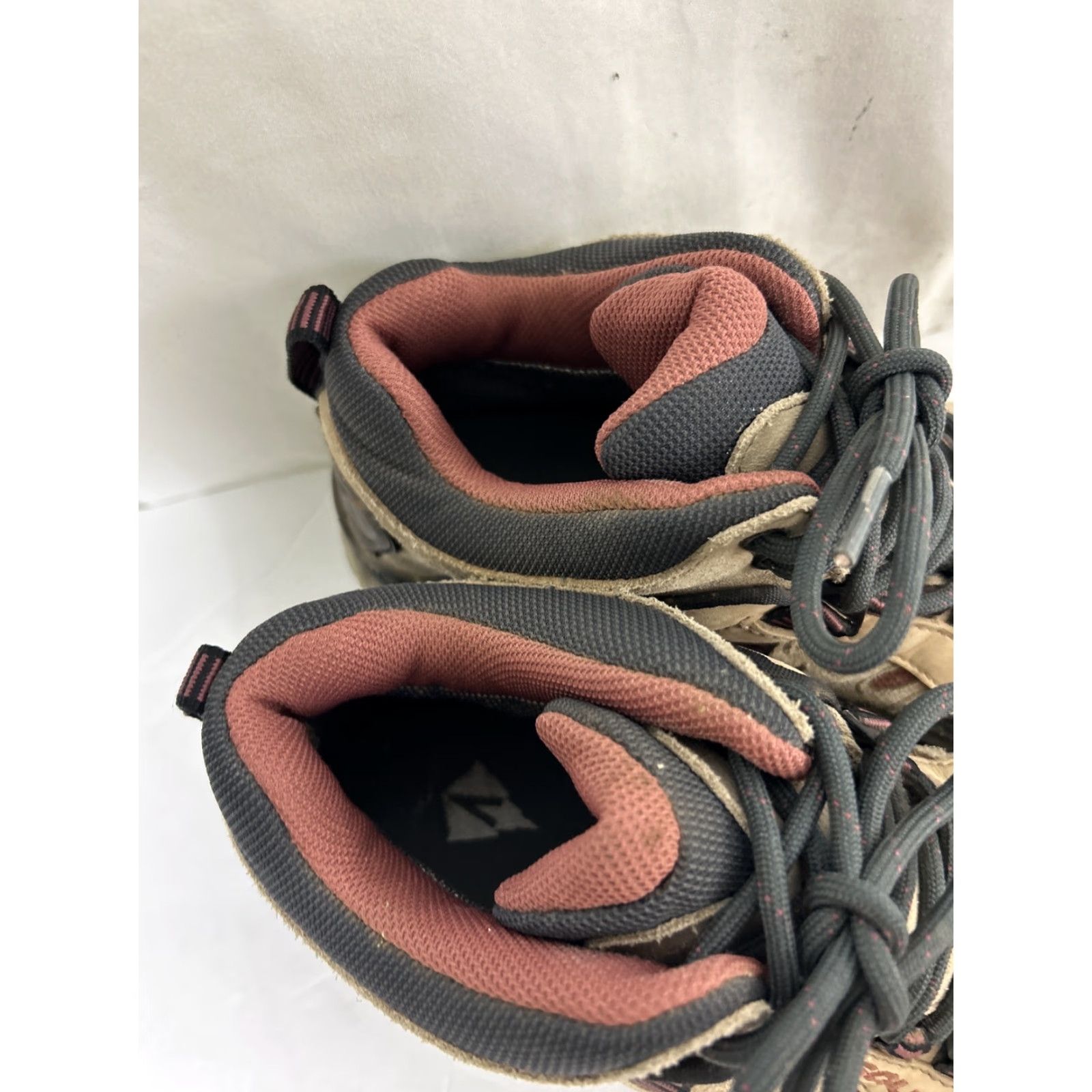 Vasque Vasque Women’s Breeze Boot Hiking Type: Boot Size 8 Tan Black & Brick Red Women Mens? Size US 6 / IT 36 - 5 Thumbnail