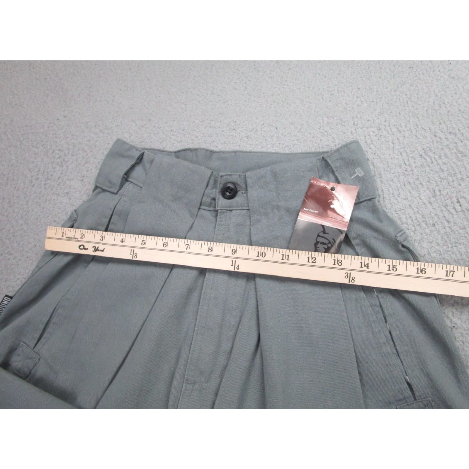 Vintage VINTAGE NSU North Shore Underground Shorts Mens 24 Gray Pleated Hawaii Built 1990s Casual Cotton 12in Inseam Mens Size US 27 - 5 Thumbnail