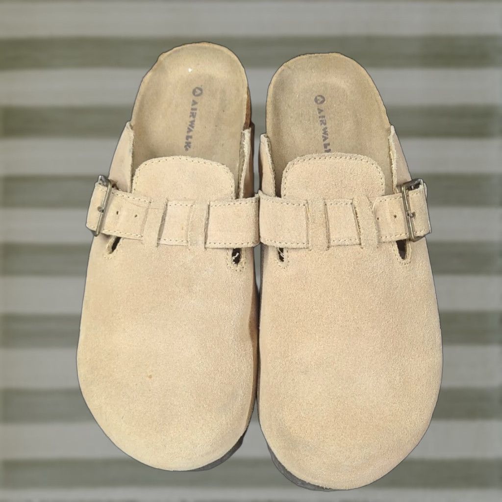 Airwalk Airwalk Sandals Womens 9 Clogs Mules Slip-On Flats Brown Faux Suede Buckle Size US 9 / IT 39 - 1 Thumbnail