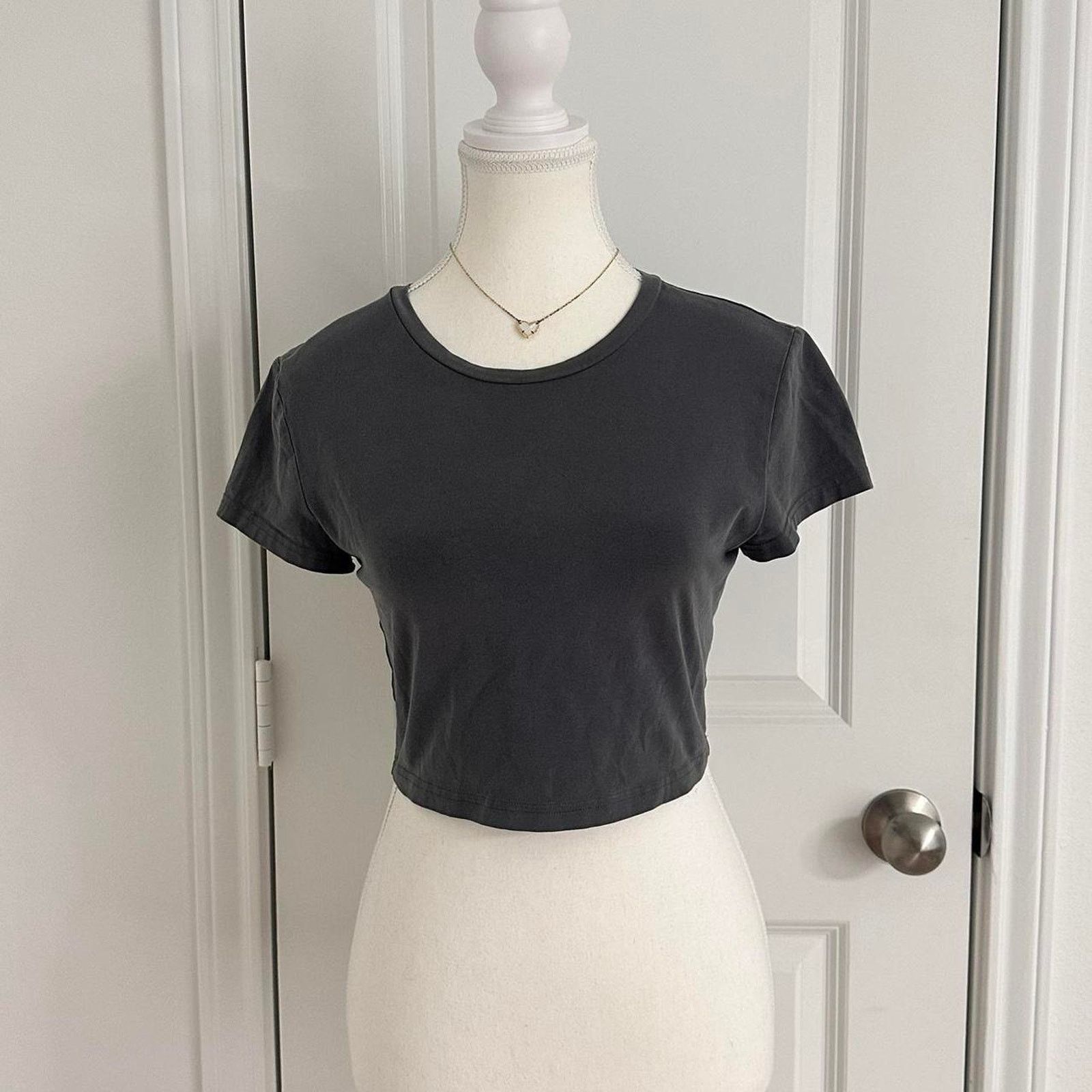 Aritzia TNA Aritzia Size Medium Cotton Top Size M / US 6-8 / IT 42-44 - 1 Thumbnail