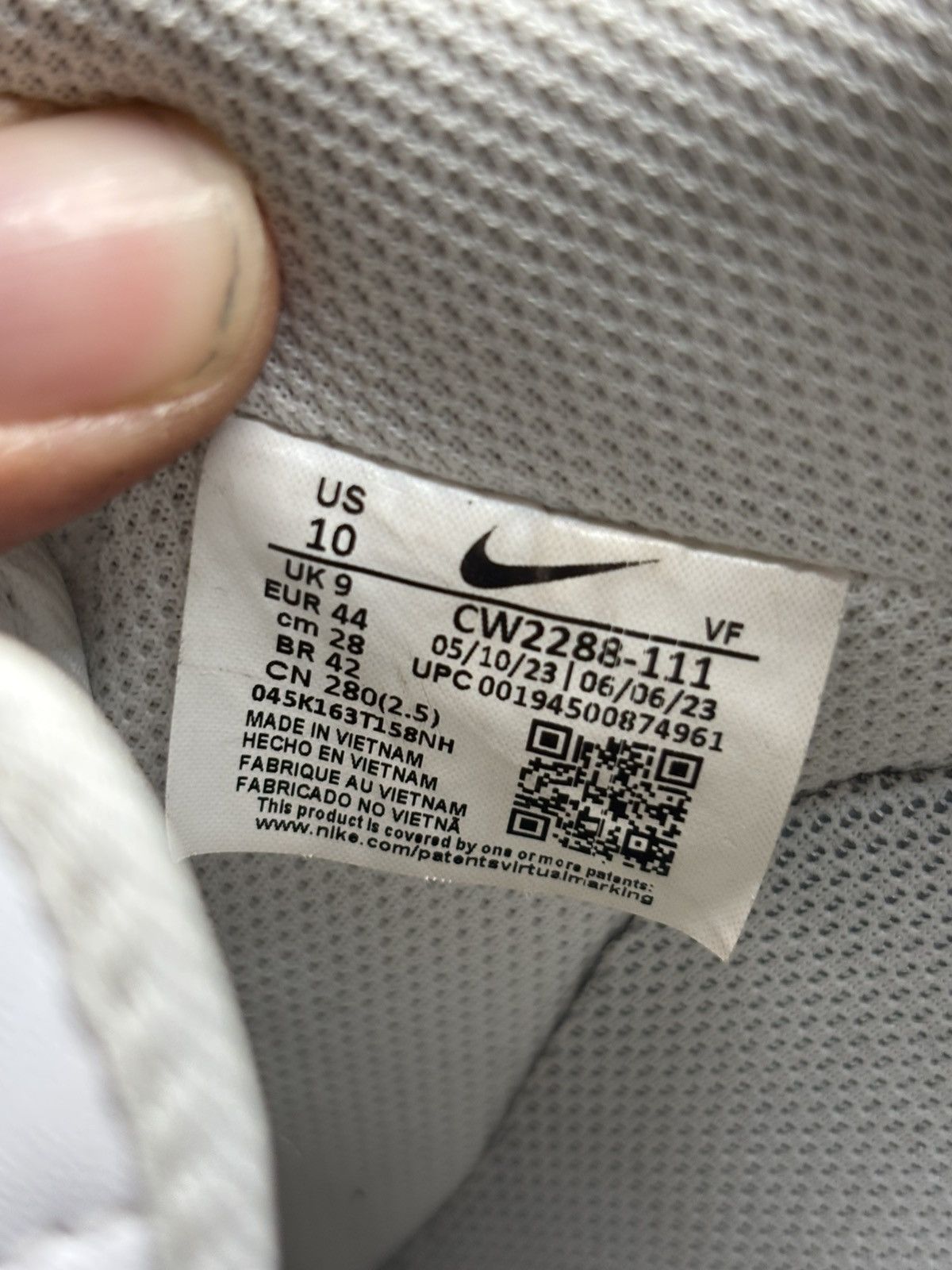 Nike Air Force 1 low triple white Size US 10 / EU 43 - 6 Thumbnail
