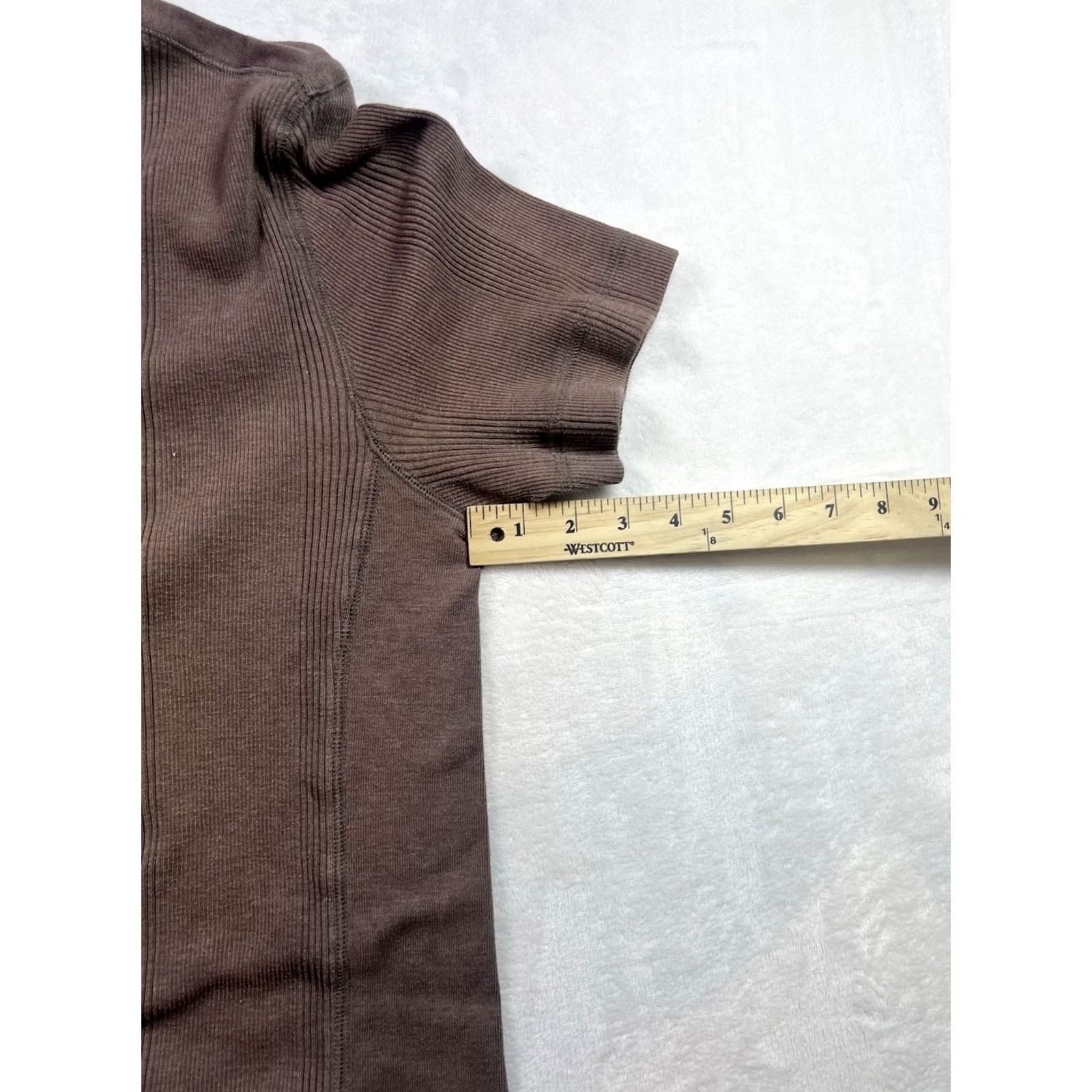 Calvin Klein Calvin Klein Ribbed V-Neck Shirt Men's L Brown Short Sleeve Pullover Knit Logo Slim Casual Shirt Size US L / EU 52-54 / 3 - 4 Thumbnail