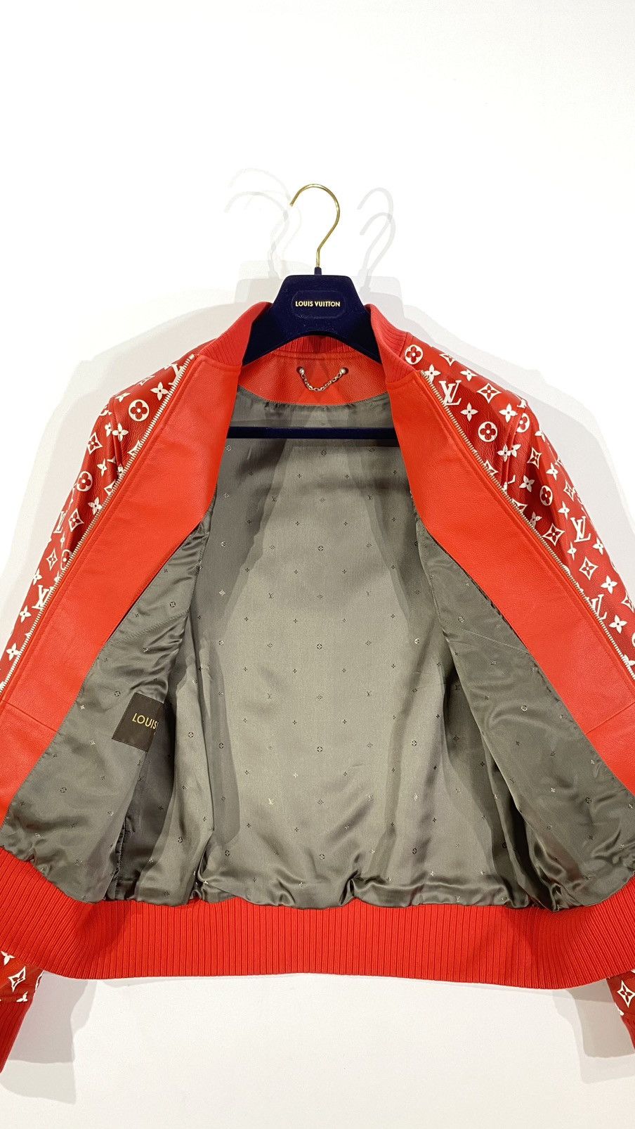 Louis Vuitton × Supreme Louis Vuitton X SUPREME 48 Leather Baseball jacket Size US M / EU 48-50 / 2 - 5 Thumbnail