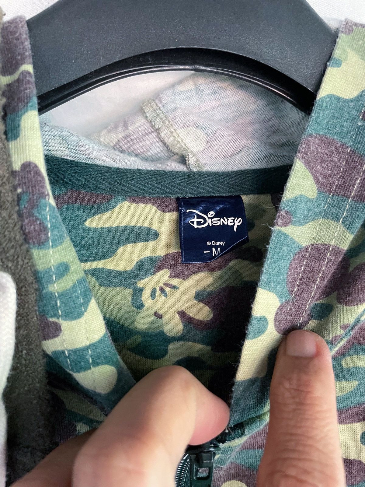 Disney DISNEY MICKEY LONDON HOLLYWOOD TOKYO DOUBLE LAYER ZIP HOODIE Size US M / EU 48-50 / 2 - 5 Thumbnail