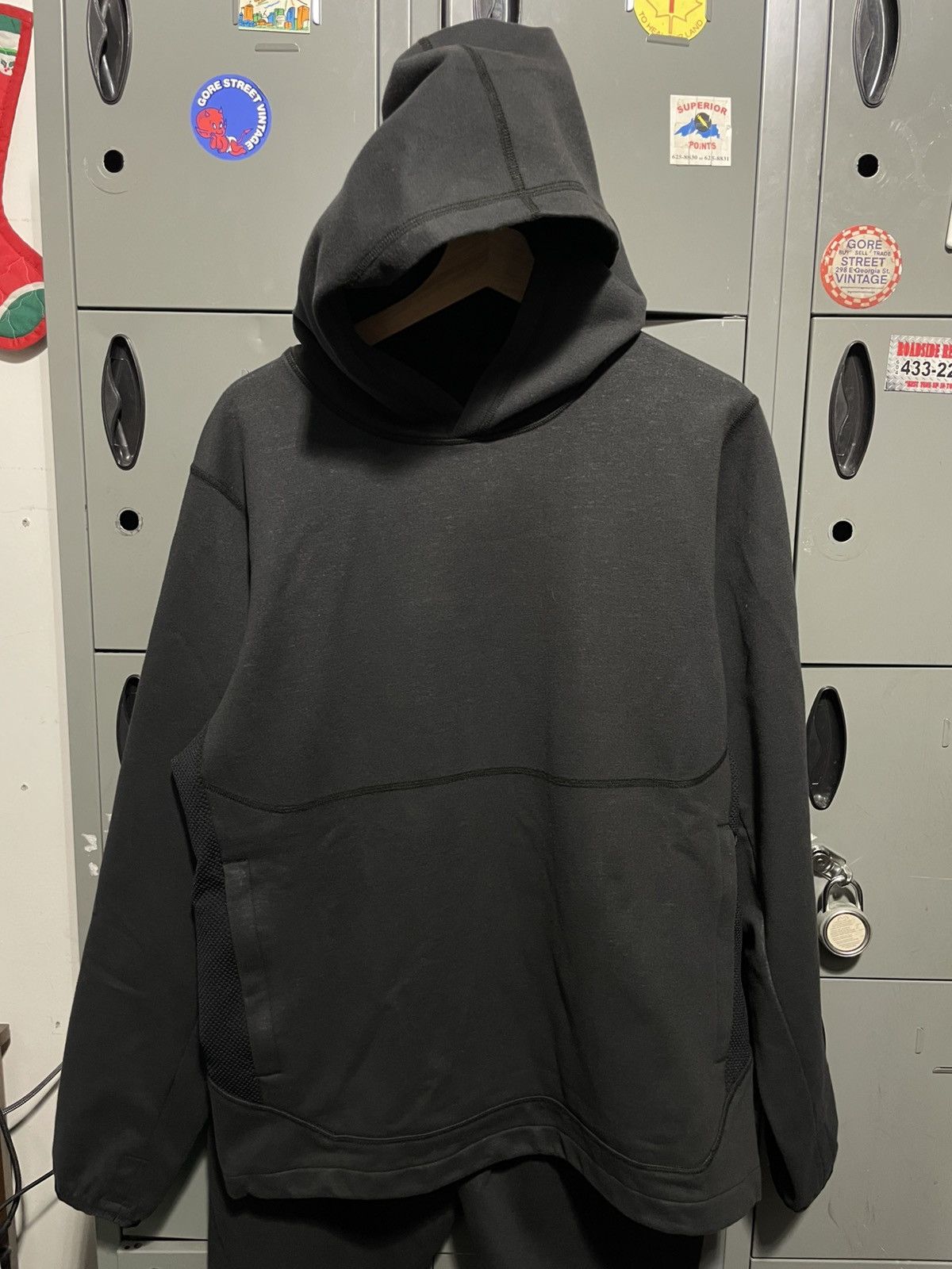 Goretex hoodie on sale