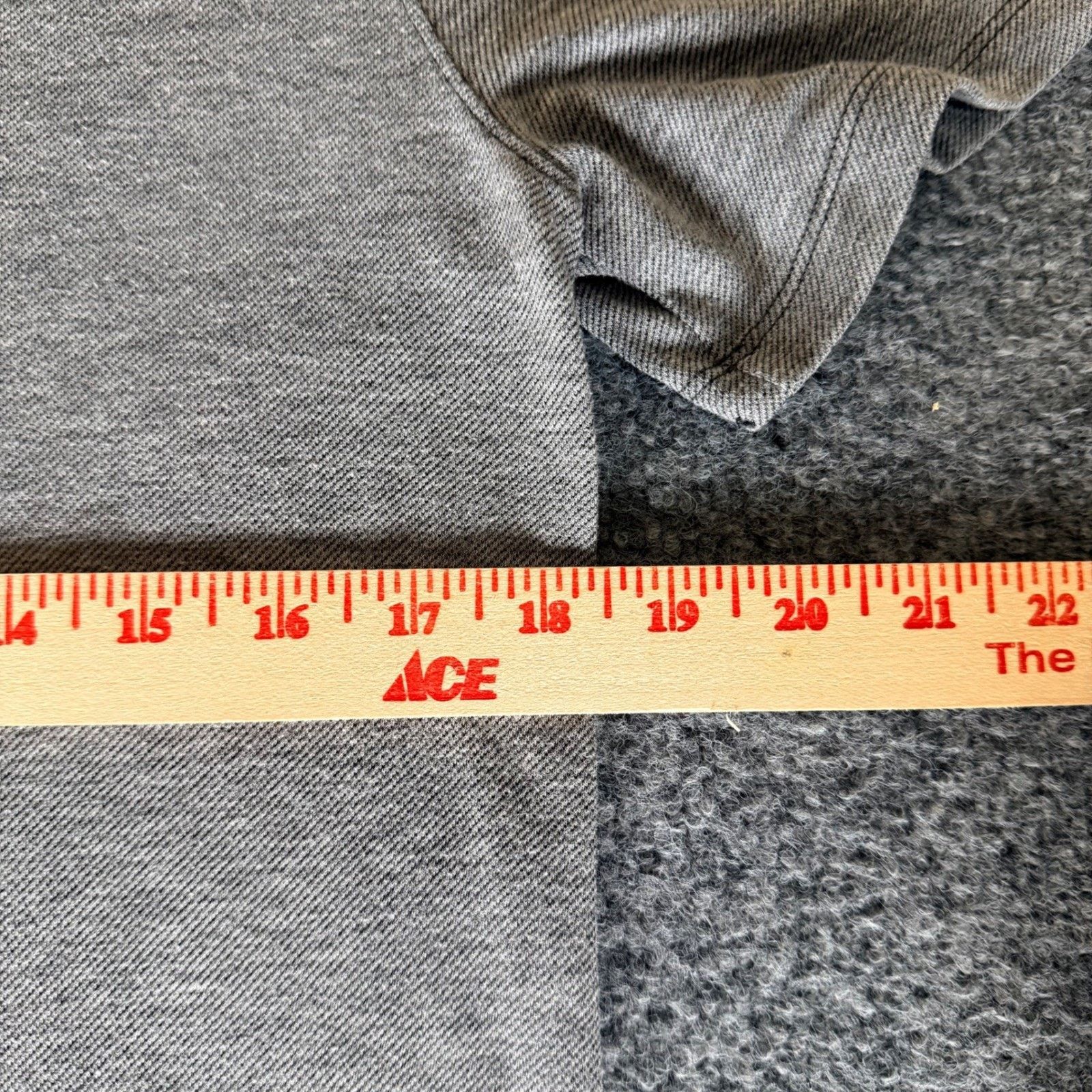 Lululemon Lululemon Polo Shirt Mens Small Gray Short Sleeve Athletic Size US S / EU 44-46 / 1 - 4 Thumbnail