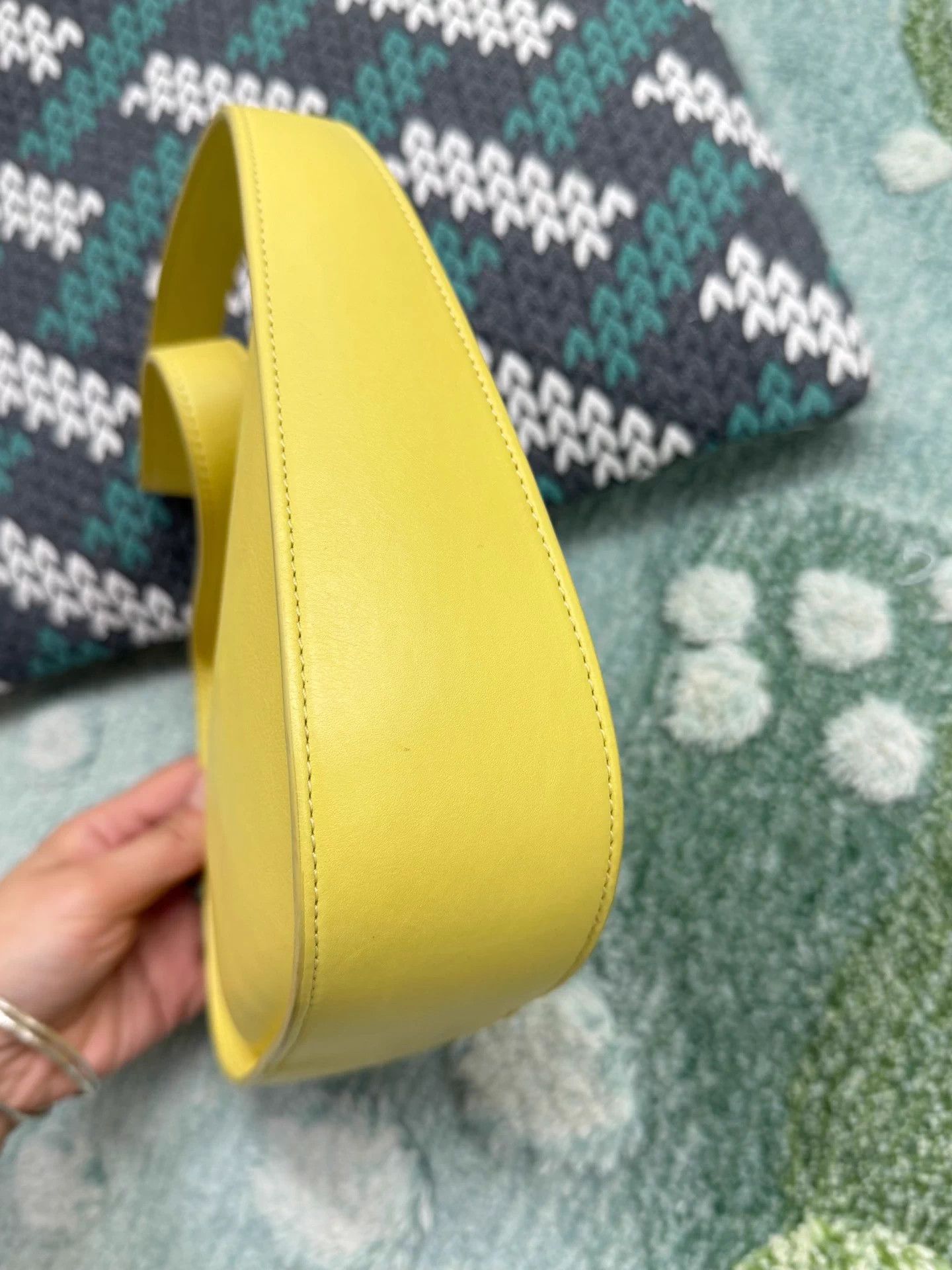 The Row The Row Half Moon Chicken-Yellow Leather Armpit Minimal Size ONE SIZE - 5 Thumbnail