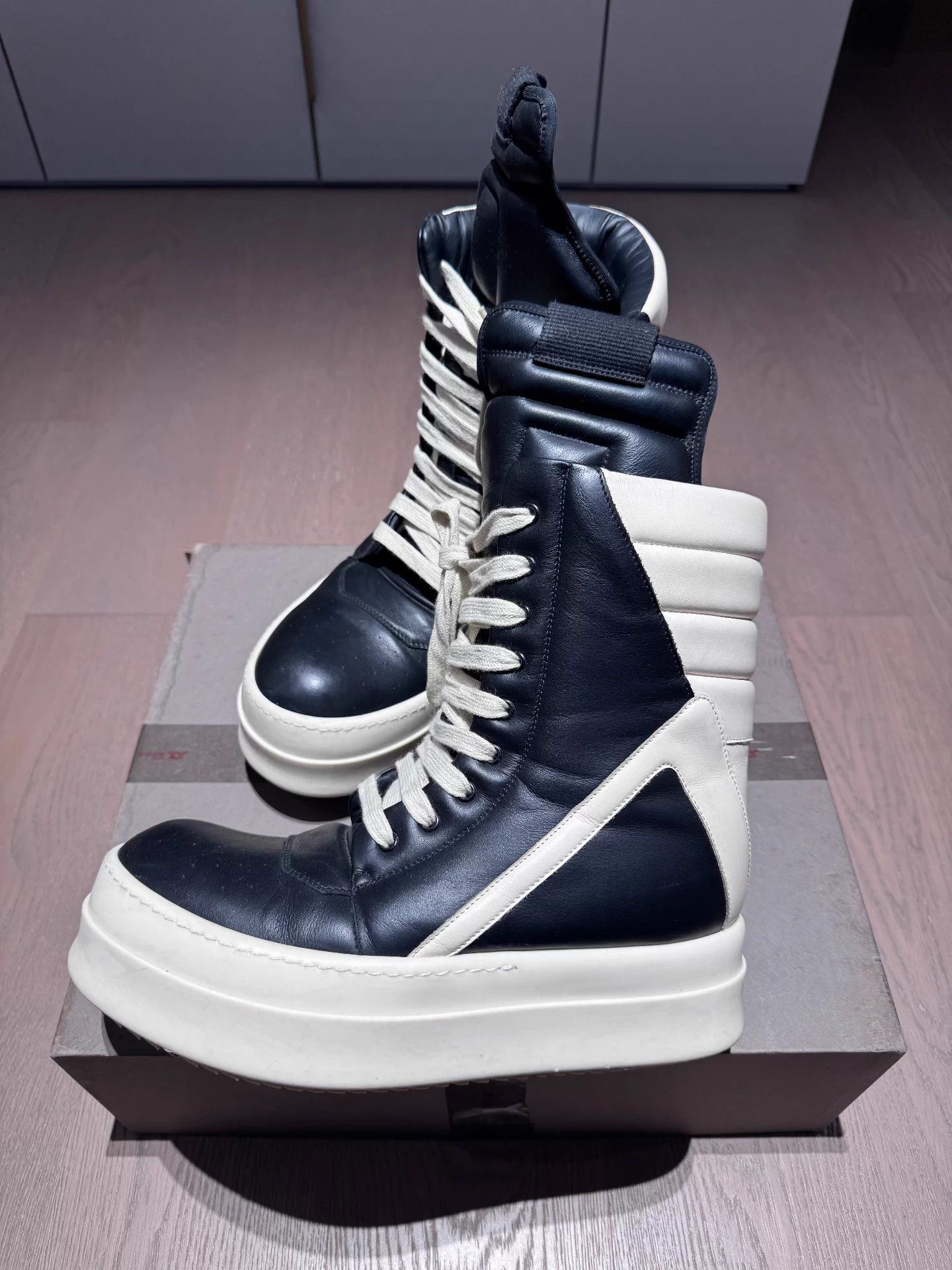 Rick Owens Inverted Triangle High-Top 43 Minor Heel Wear Box