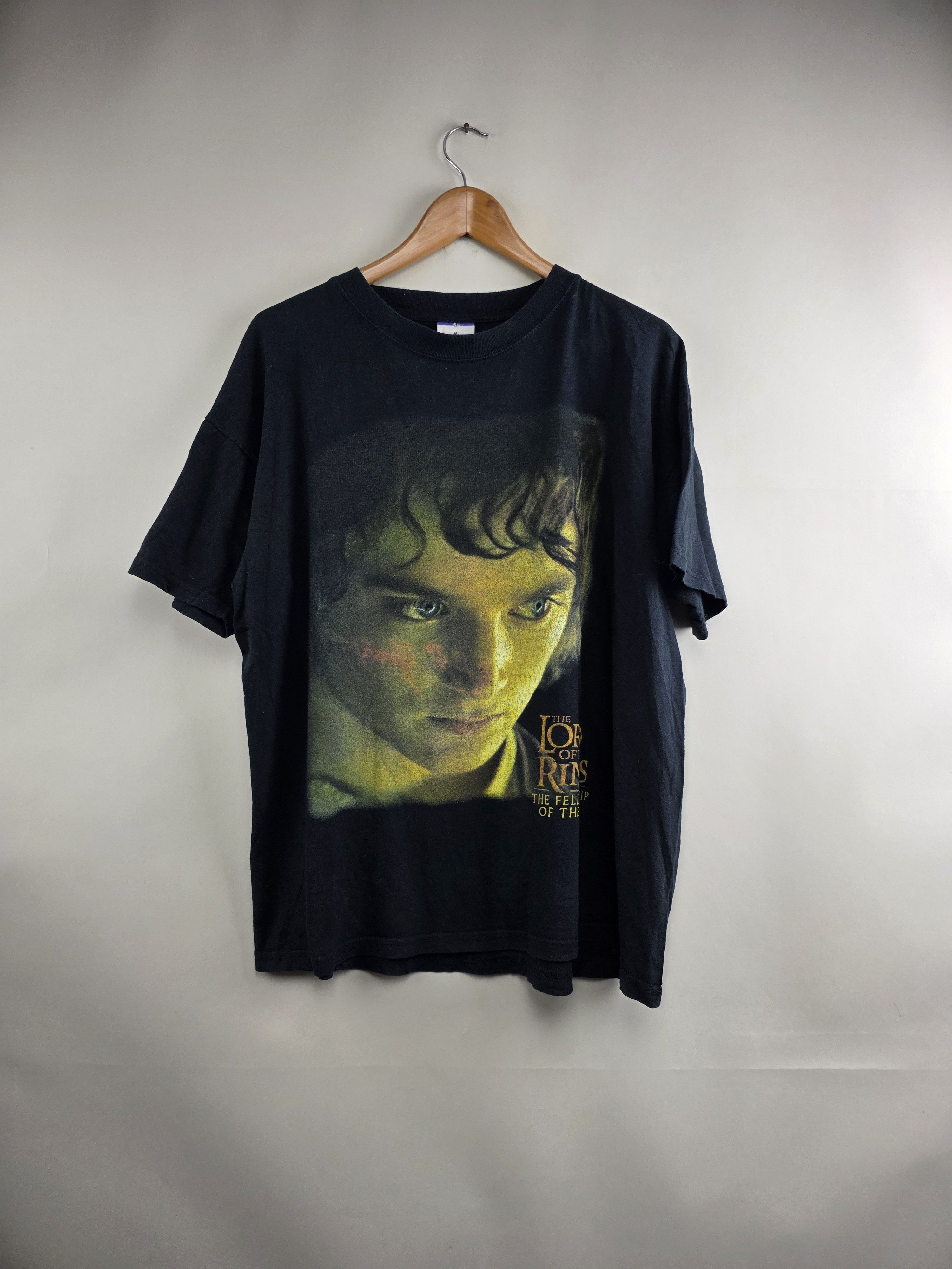 Band Tees × Vintage 2001 The Lord of the rings Frodo big face XL 23.5" 27" Size US XL / EU 56 / 4 - 6 Thumbnail