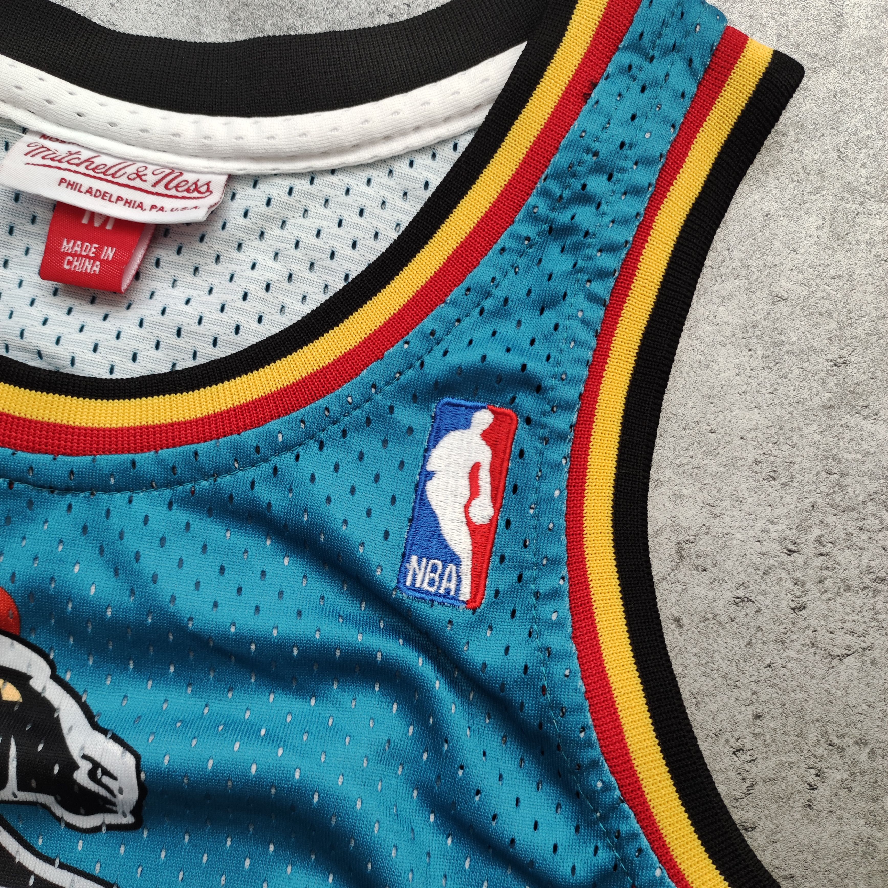 Mitchell & Ness × NBA RARE Mitchell & Ness #33 Pistons 98/99 Grant Hill Jersey Size US M / EU 48-50 / 2 - 7 Thumbnail