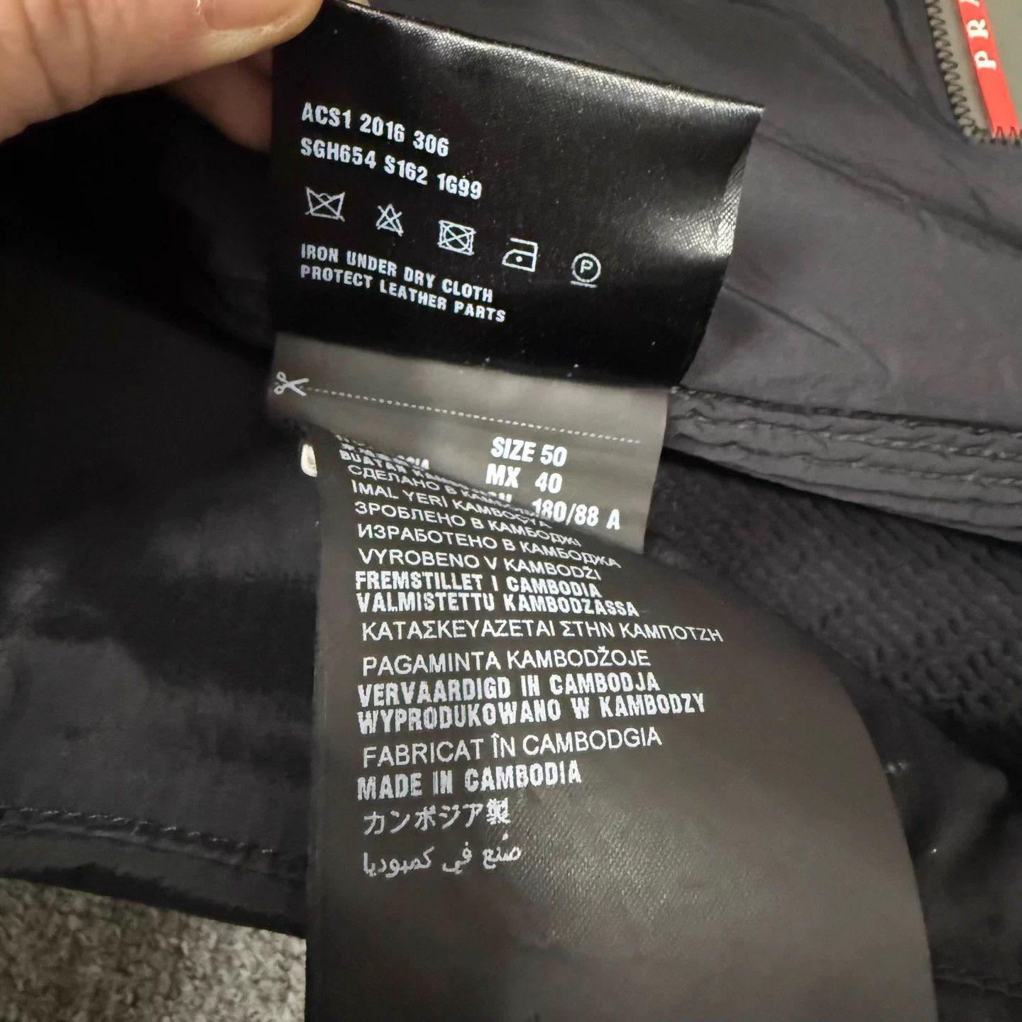 Prada Prada Black Triangle Logo Hooded Down Jacket 50 Size US M / EU 48-50 / 2 - 5 Thumbnail