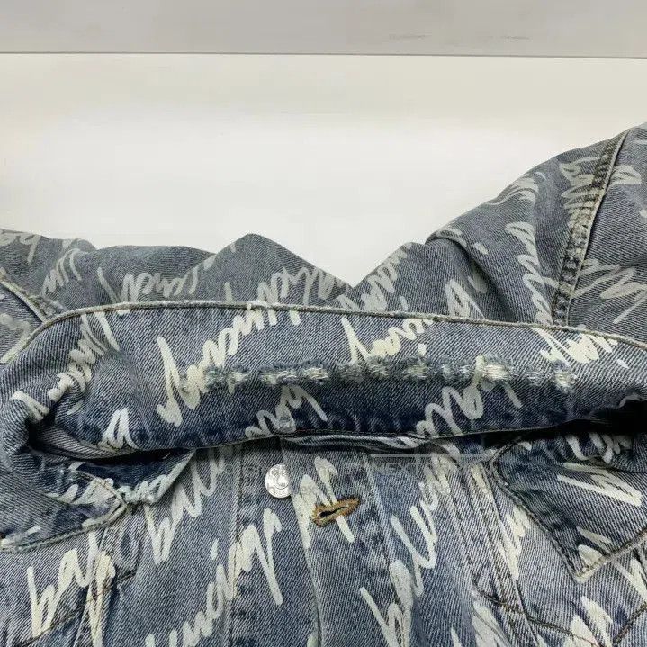 Balenciaga Balenciaga Blue Logo Print Denim Jacket. Size US L / EU 52-54 / 3 - 7 Thumbnail