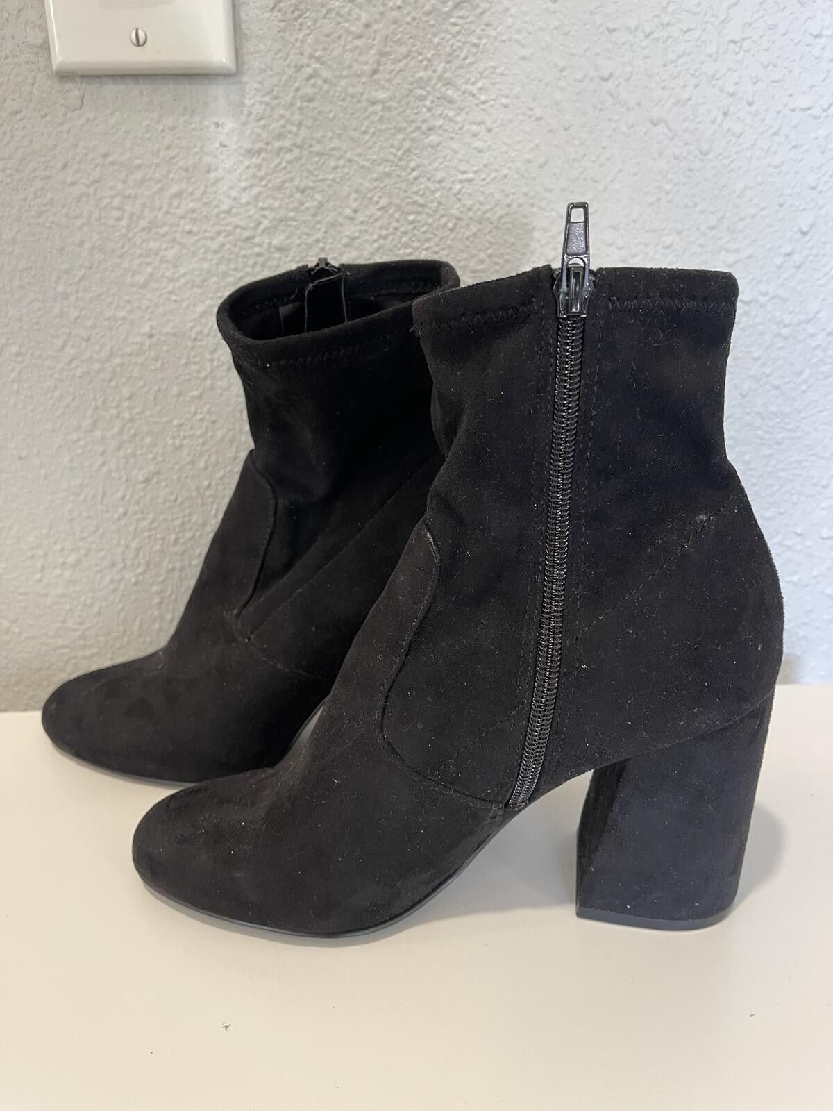 Steve Madden Steve Madden black Suede Ankle Boots with Block Heel Size US 7 / IT 37 - 1 Thumbnail