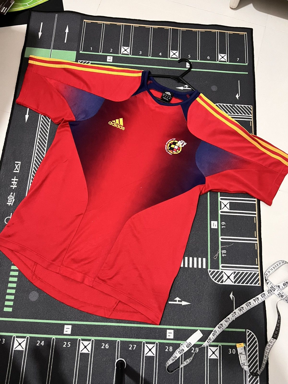 Adidas Vtg Adidas Spain training y2k WC Size US M / EU 48-50 / 2 - 2 Thumbnail
