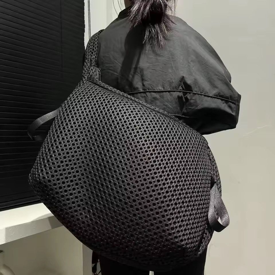 Japanese Brand Black Color Shoulder Messenger Bag Size ONE SIZE - 11 Thumbnail