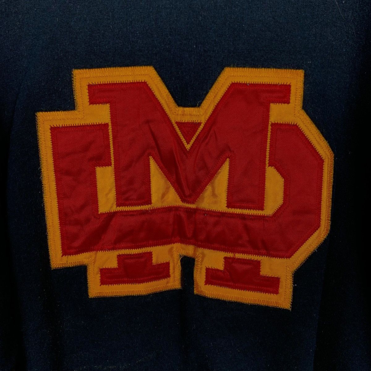 Gildan MATER DEI Big Logo Crewneck Sweatshirt #1713-C76 Size US L / EU 52-54 / 3 - 10 Thumbnail