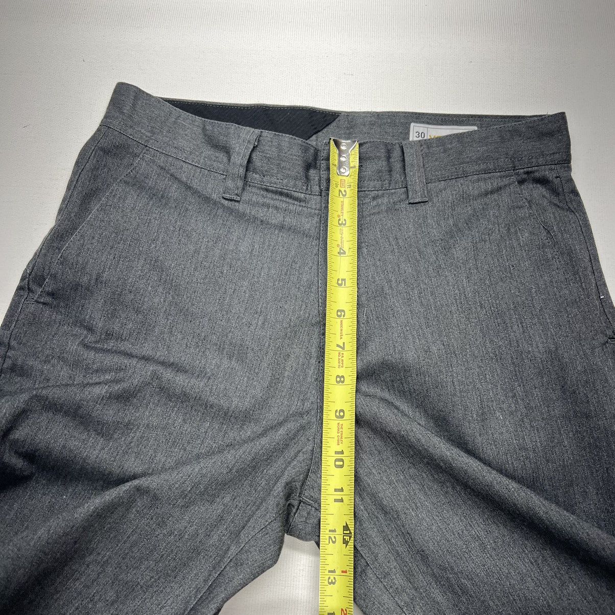 Volcom Volcom Chino Shorts Grey Board Beach Casual Simple Skate Size US 30 / EU 46 - 14 Thumbnail