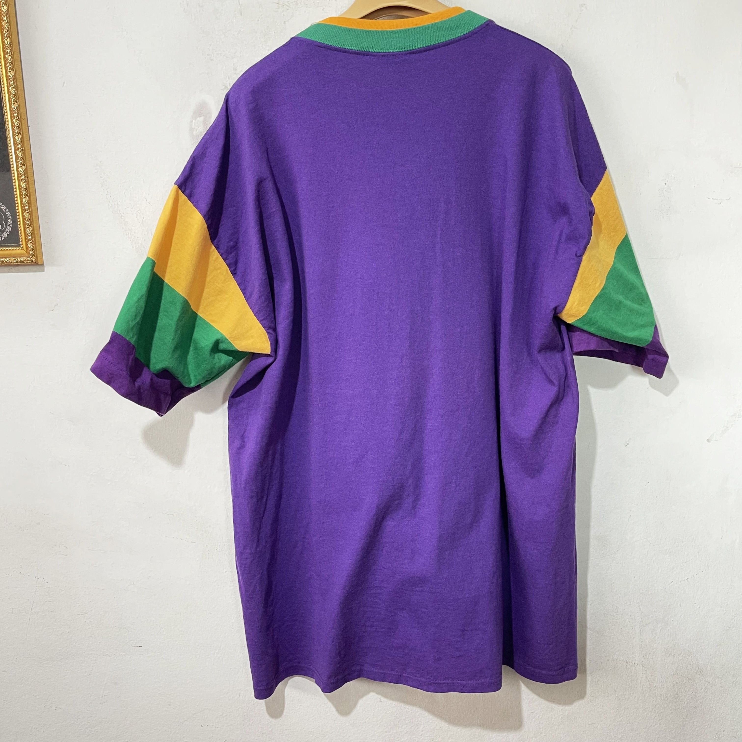 Vintage Vintage 2012 New Orleans Mardi Gras T-Shirt Size US XL / EU 56 / 4 - 6 Thumbnail