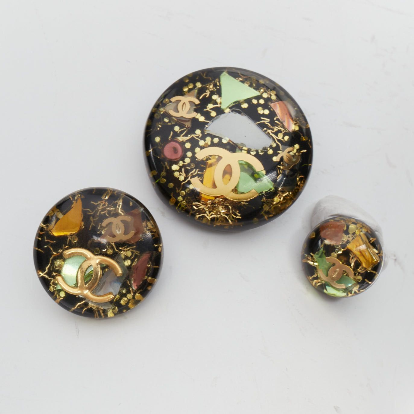 Chanel CHANEL 05P Vintage Set of 3 green resin gold CC logo glitter speckle pin brooch Size ONE SIZE - 1 Thumbnail