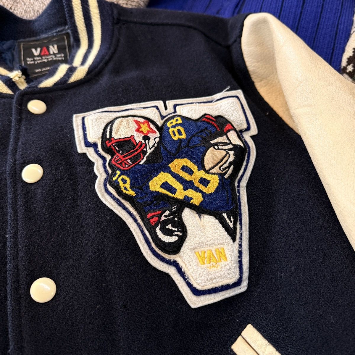 Van 1980's VAN JAC MICHEAL JACKSON bad tour VARSITY Size US M / EU 48-50 / 2 - 8 Thumbnail