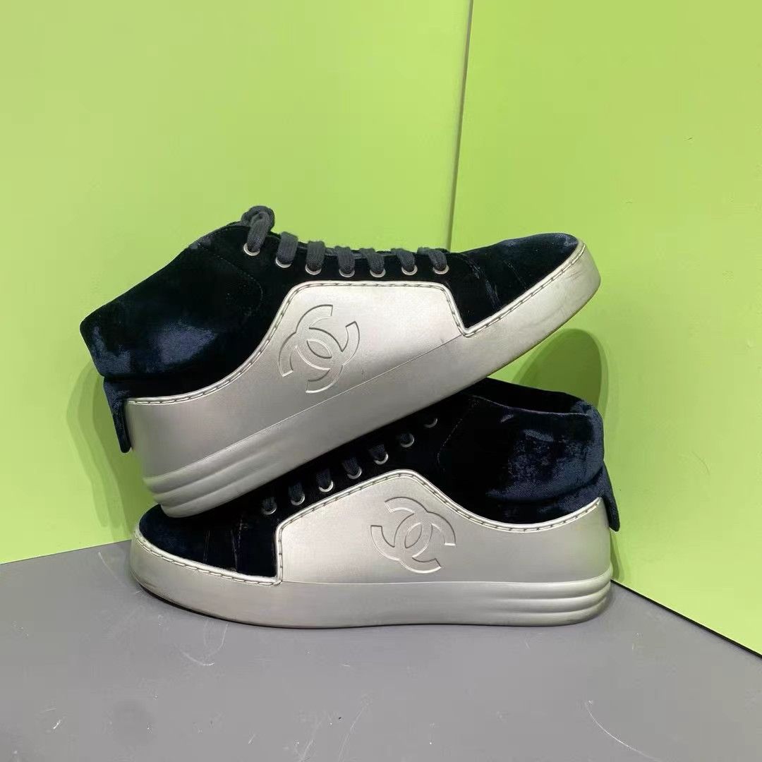 Chanel CHANEL Navy Blue Velvet Sneakers K15 Size US 7.5 / IT 37.5 - 4 Thumbnail