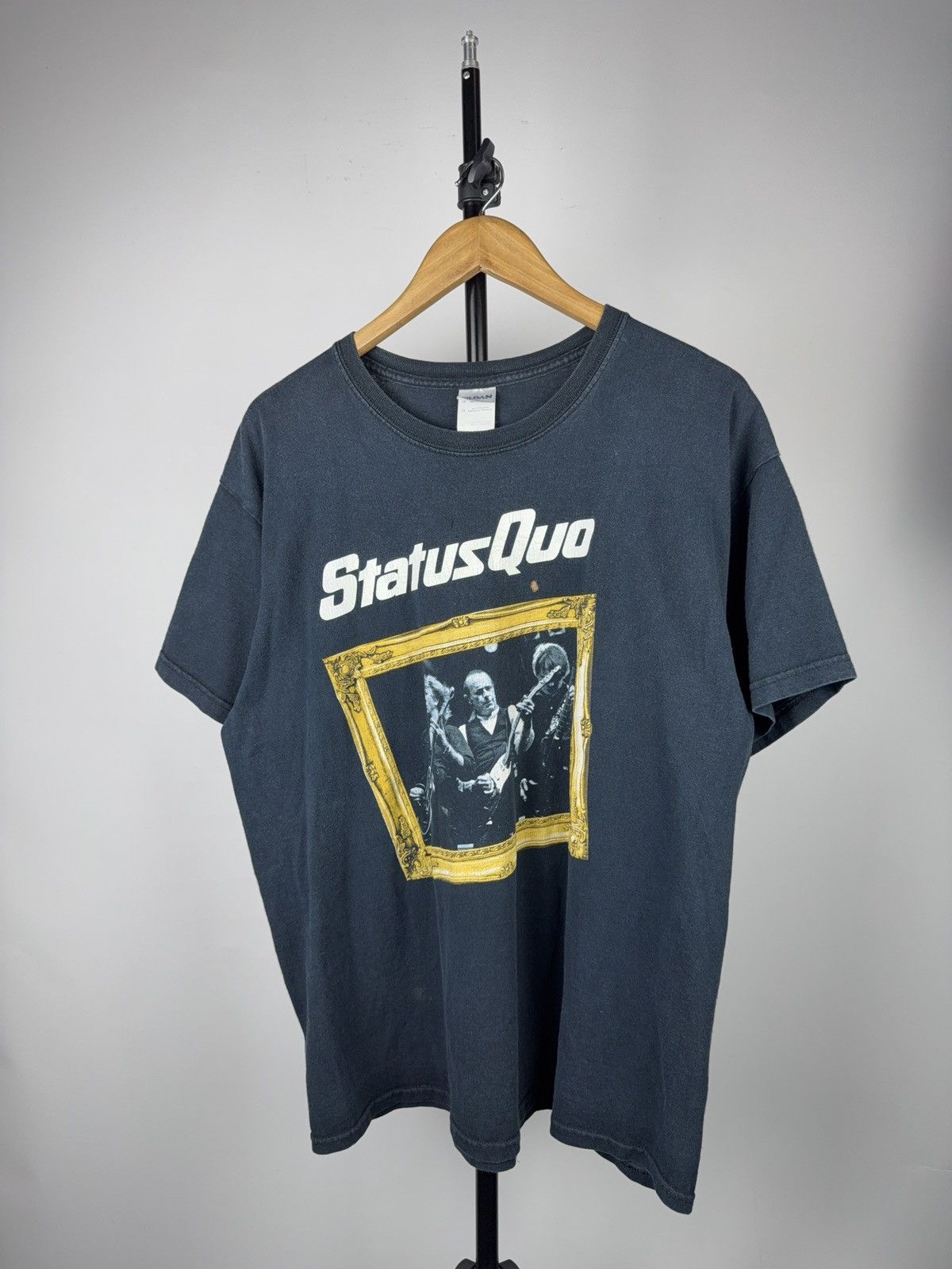 Band Tees 00s Vntg Status Quo Band Graphic T-Shirt Gildan Black Size L Size US L / EU 52-54 / 3 - 1 Thumbnail