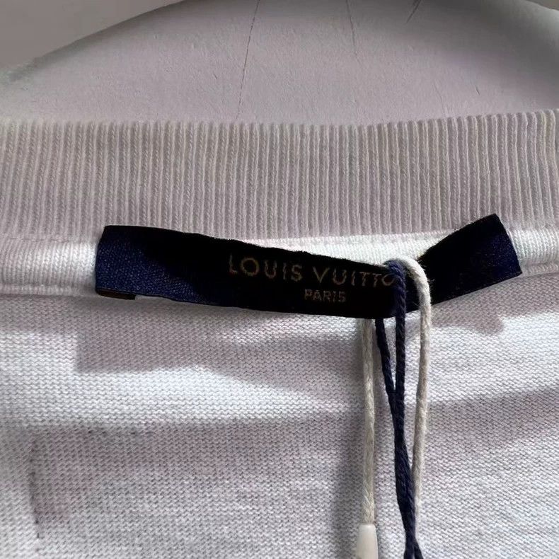 Other Louis Vuitton size 4l Water Drop Pendant Embroidered Logo S Size US M / EU 48-50 / 2 - 4 Thumbnail