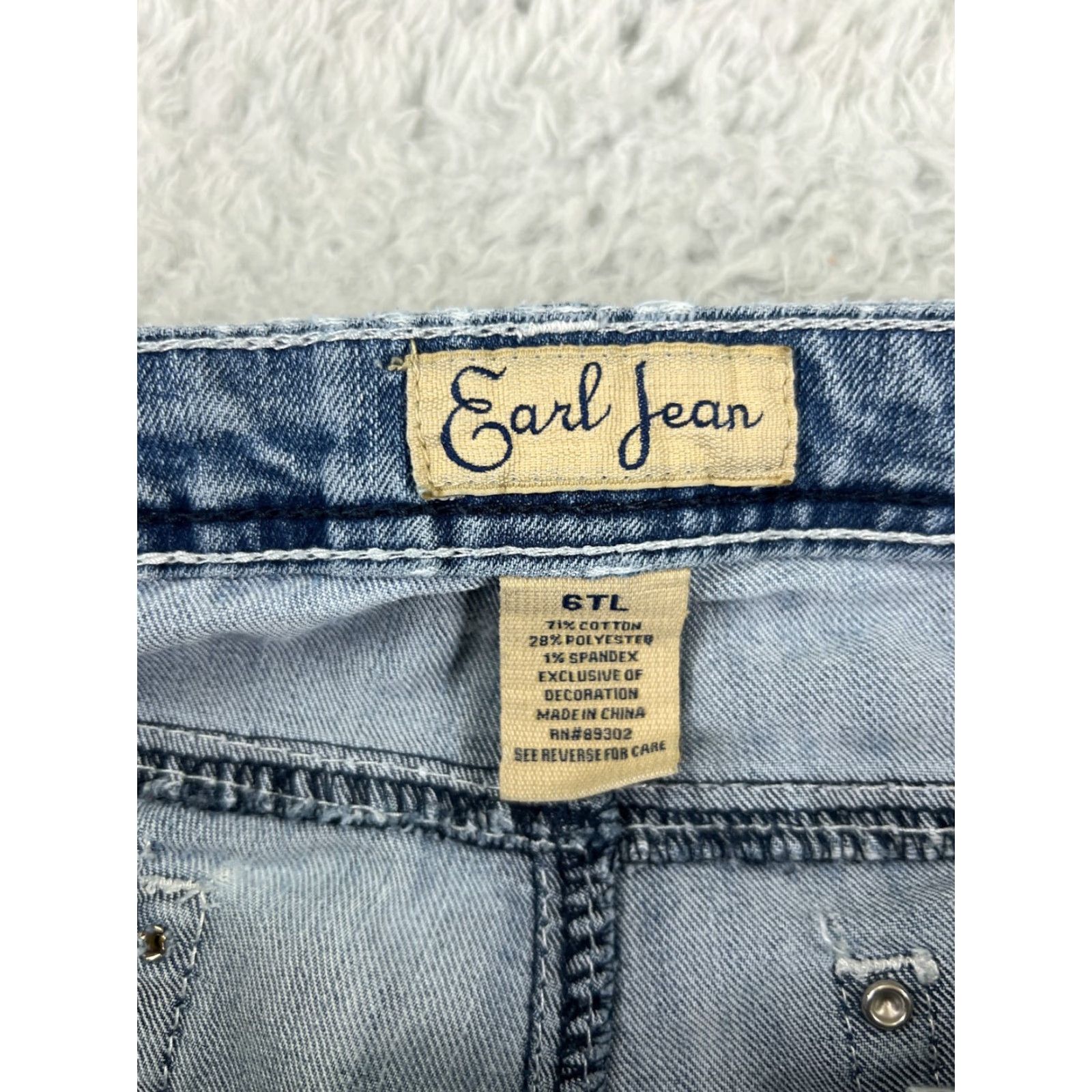 Vintage Earl Jean Jeans Women 6 Tall Blue Denim Boot Mid Rise Bling Embroidered Stretch Shirt? Size 28" / US 6 / IT 42 - 4 Thumbnail