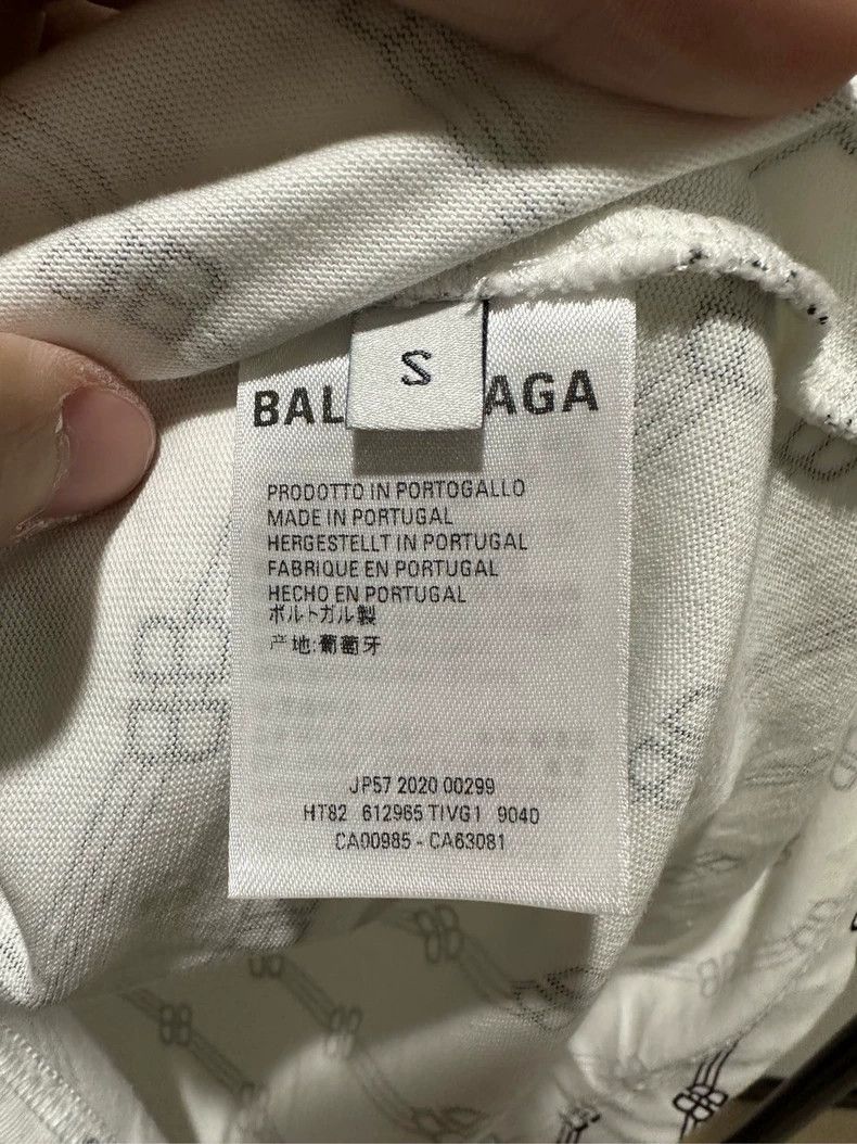 Balenciaga Balenciaga White Buckle Full Print Logo Short Sleeve Size US S / EU 44-46 / 1 - 4 Thumbnail
