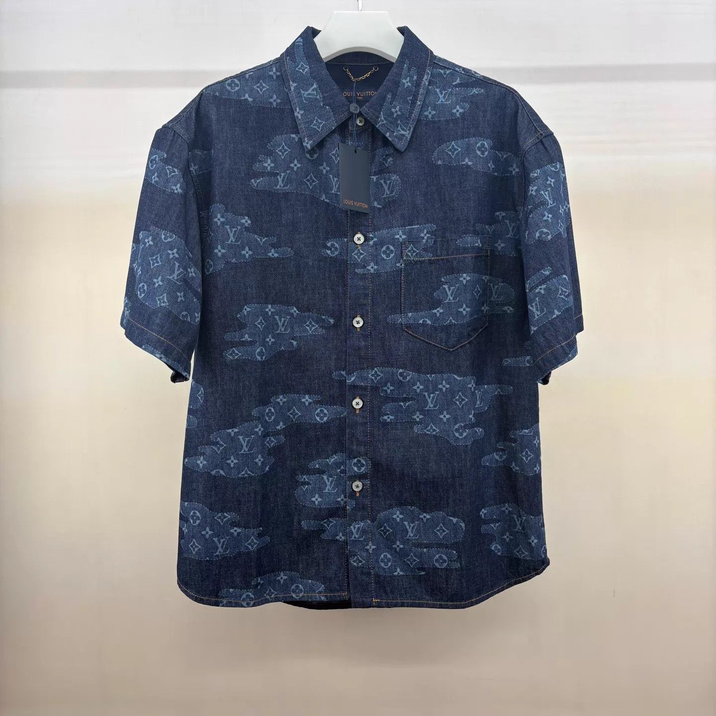 Louis Vuitton LV 25FW Cloud Print Short Sleeve Shirt L Size US L / EU 52-54 / 3 - 1 Thumbnail