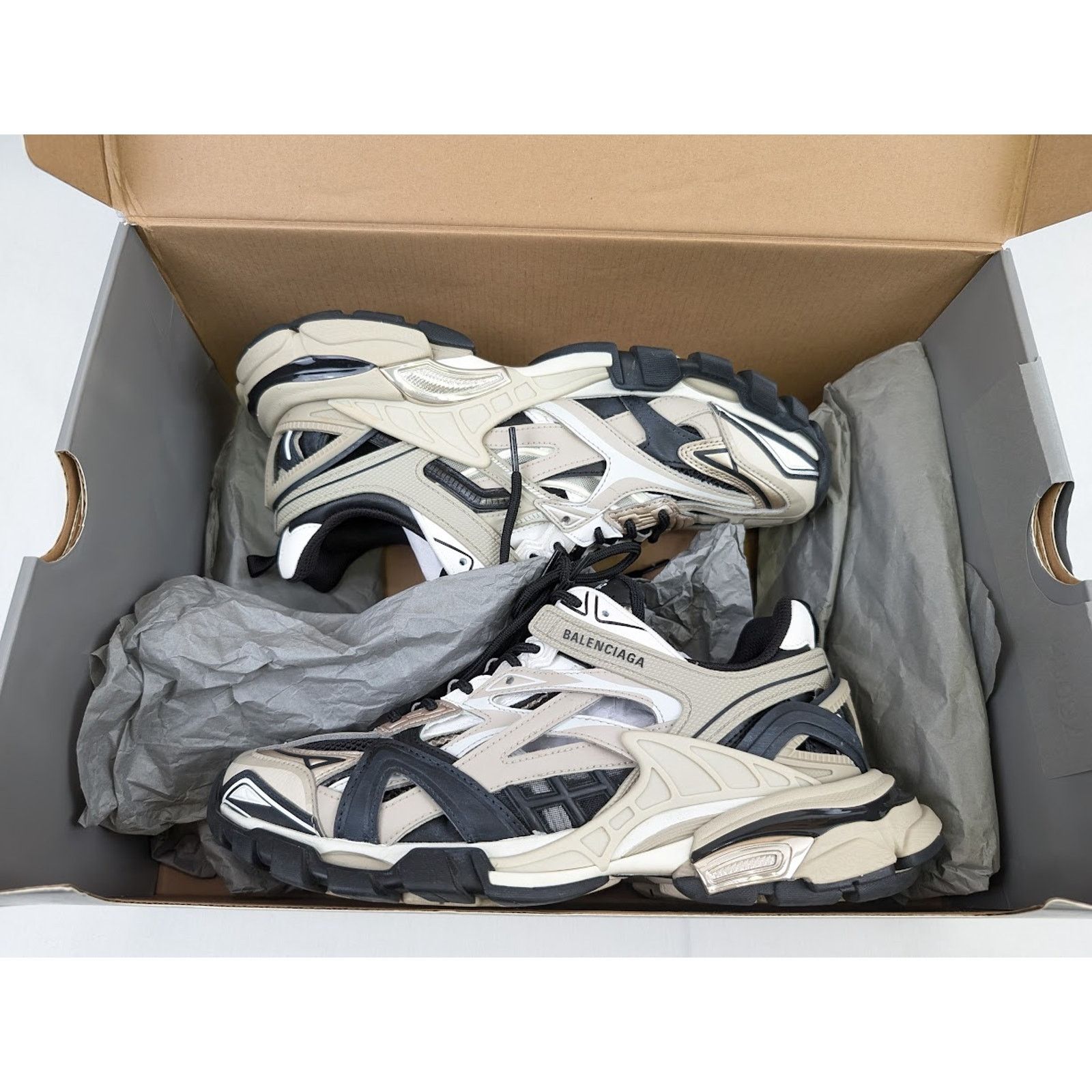 Balenciaga o1rshd1 Rubber Track.2 Open Low-Top Sneakers in Beige/Black Size US 8 / EU 41 - 23 Thumbnail