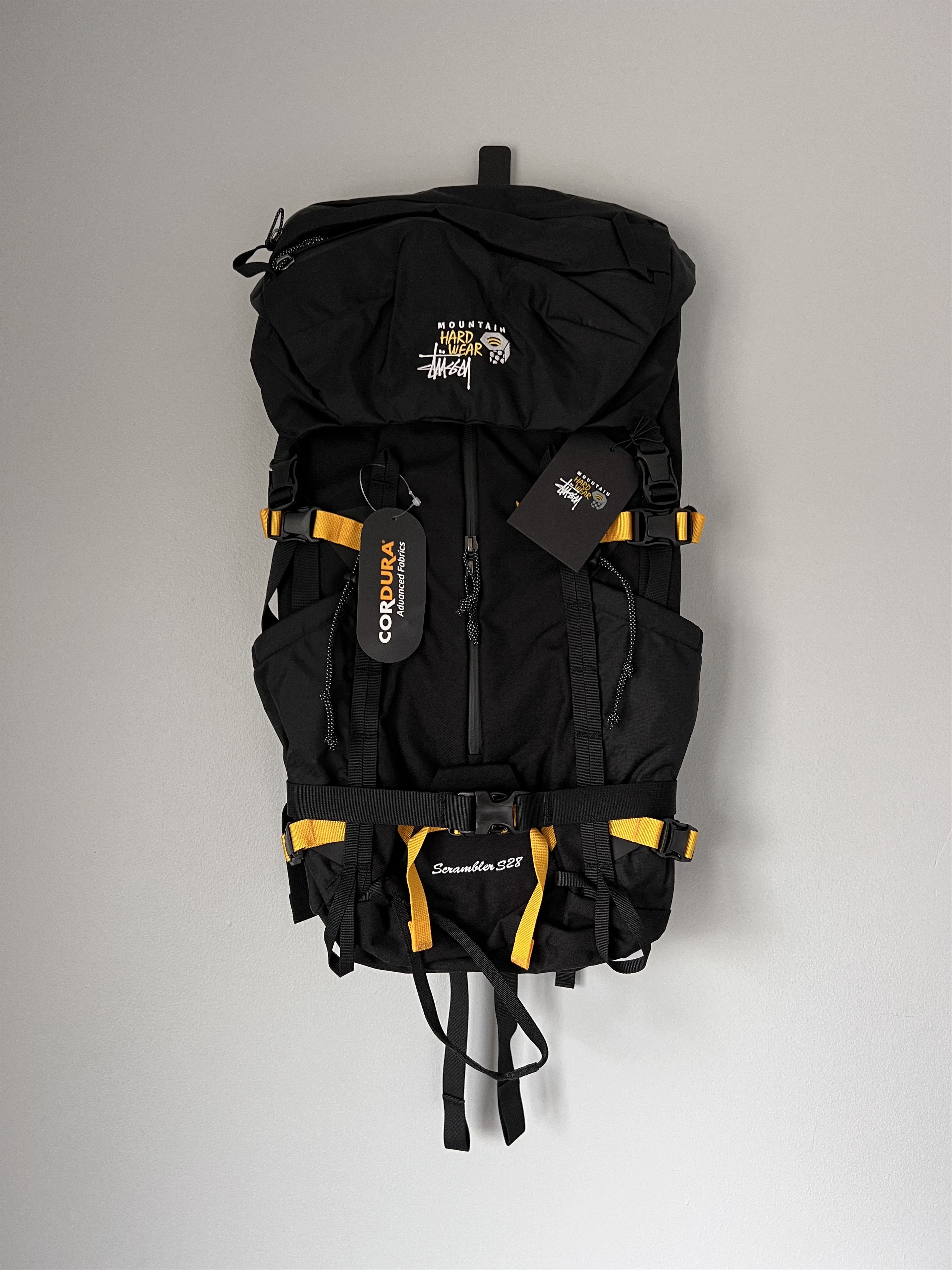 Stussy Mountain Hardwear 28L Scrambler S Blackpack in Black
