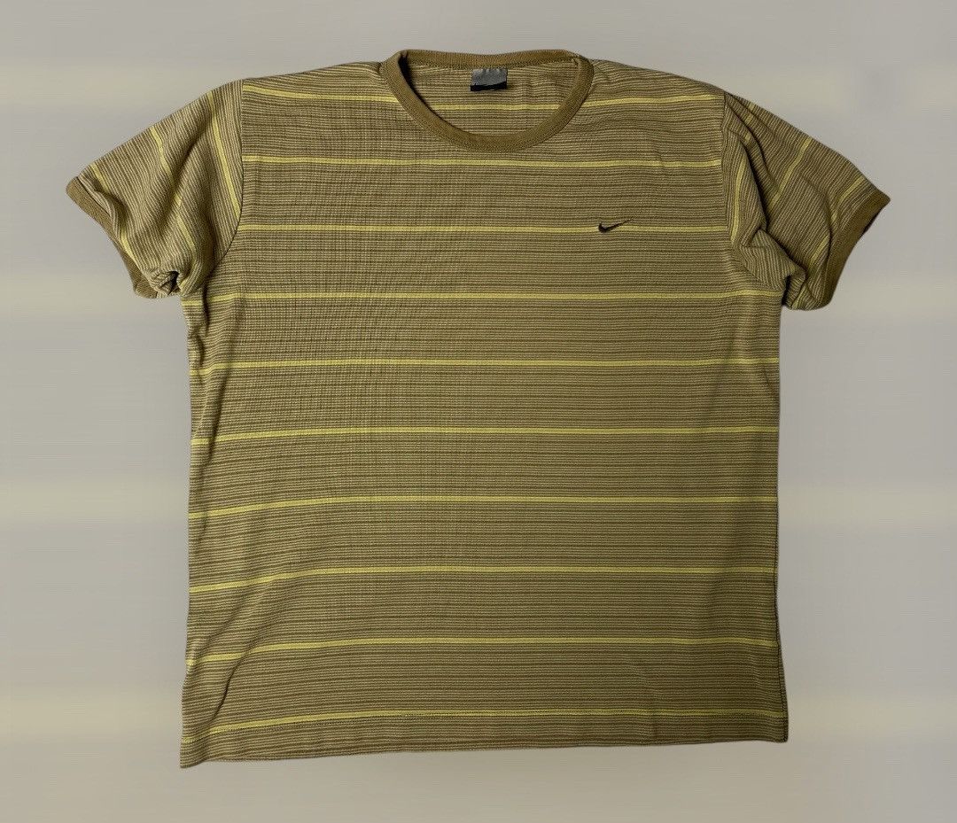 Nike × Vintage Vintage Nike T-Shirt Big Logo Swoosh 2000s Y2K Streetwear Size US S / EU 44-46 / 1 - 1 Thumbnail
