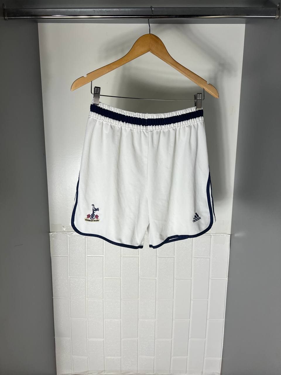 Adidas VINTAGE ADIDAS FC TOTTENHAM HOTSPUR ENGLAND SOCCER JERSEY Size US 31 - 1 Thumbnail