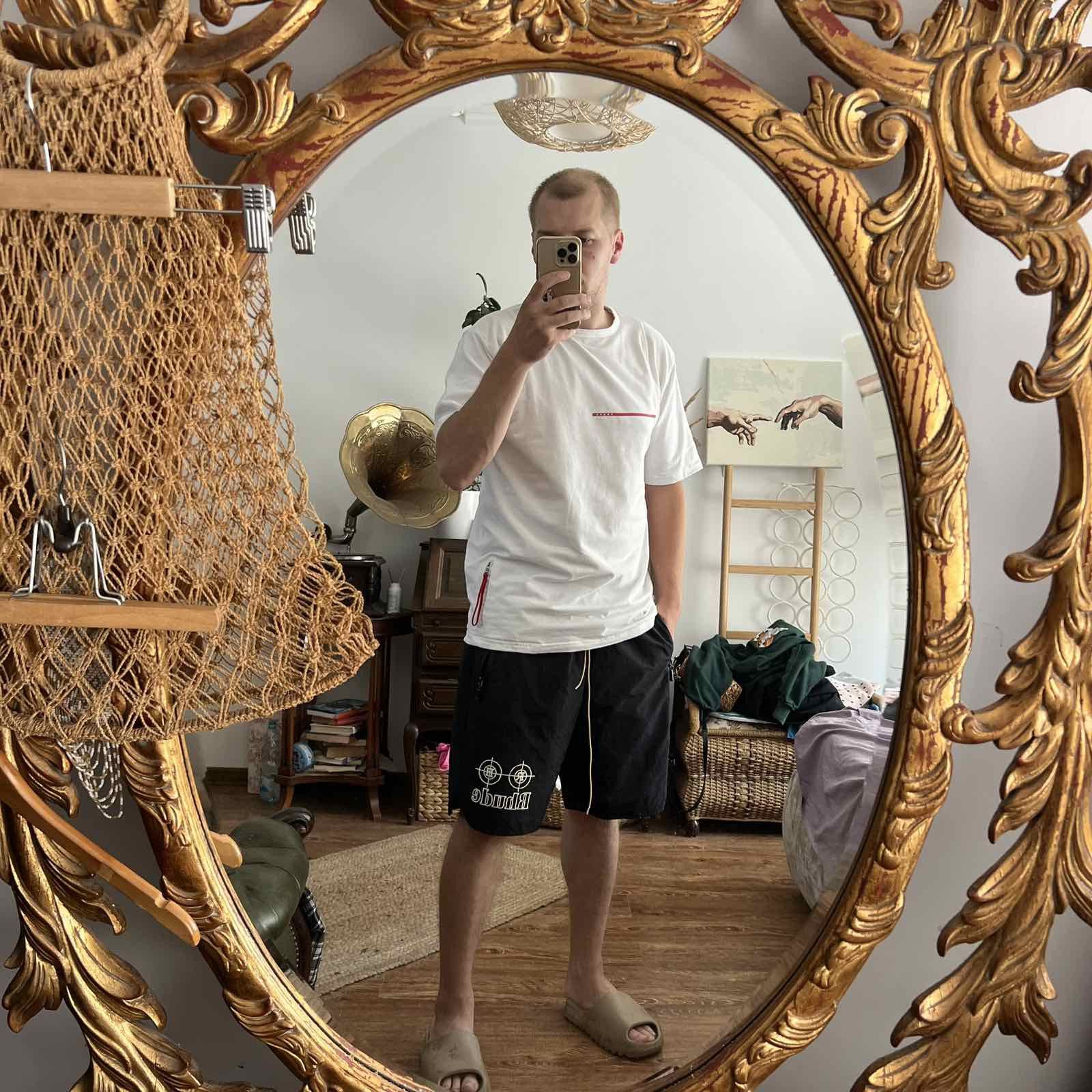 Prada prada white tee Sz L Size US L / EU 52-54 / 3 - 3 Thumbnail
