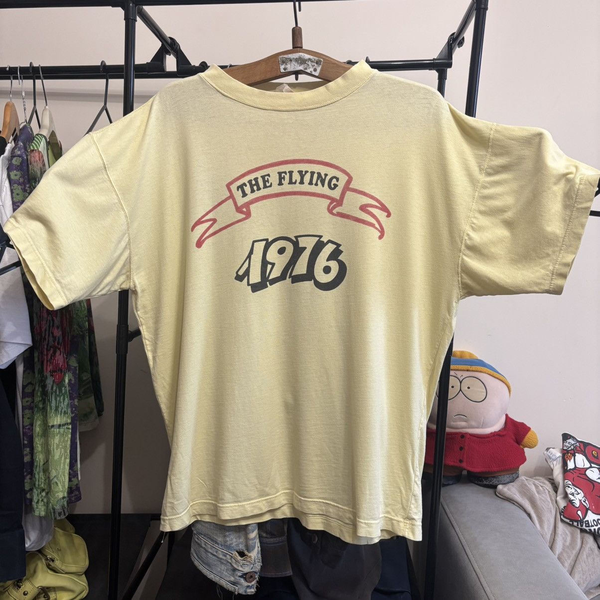 20471120 Vintage The Flying 1976 Boxy Grunge T-Shirt Size US XL / EU 56 / 4 - 1 Thumbnail