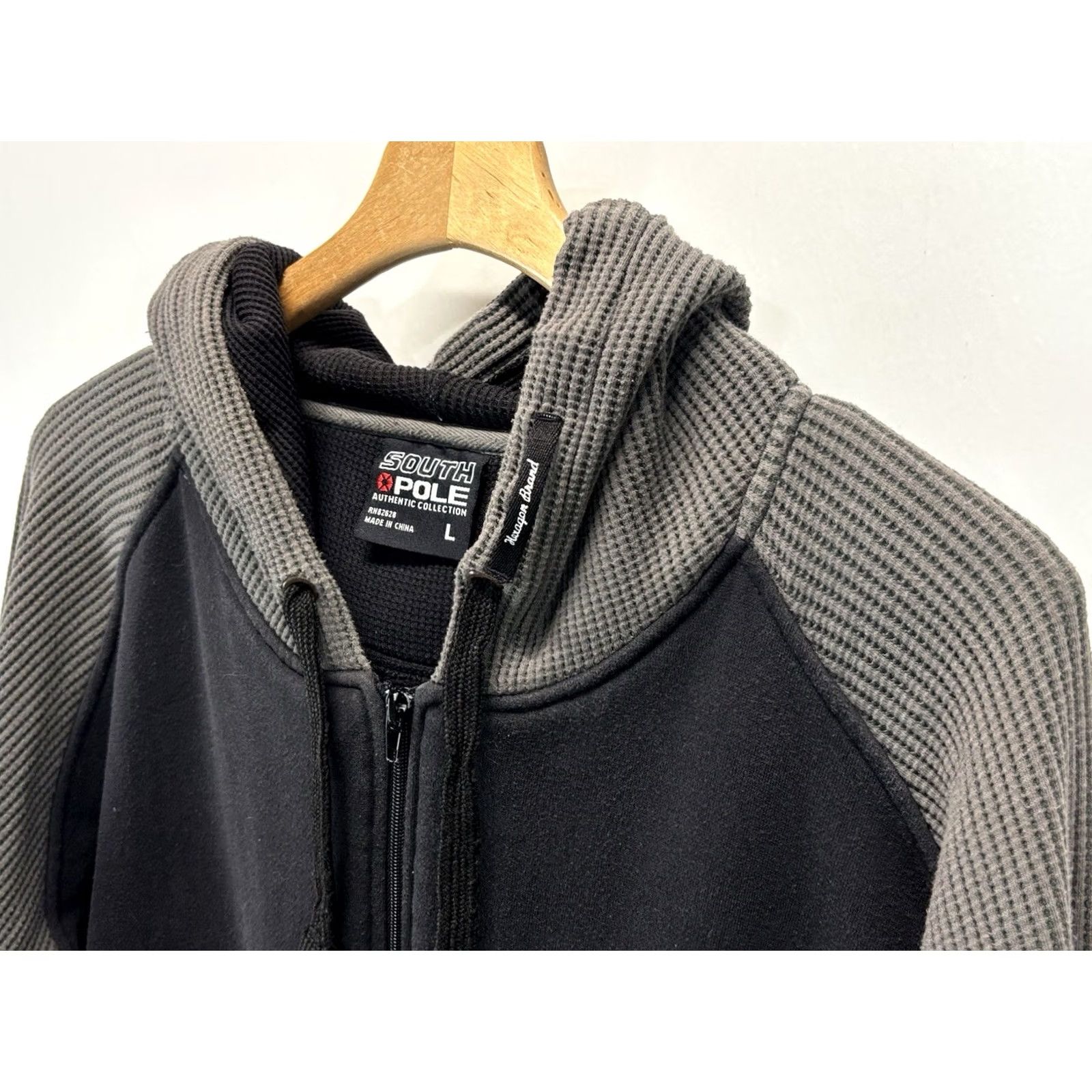 Southpole VINTAGE South Pole Hoodie Sweatshirt L Black Grey Thermal Full Zip Waffle Men’s Hip Hop Grunge Y2K Skater Size US L / EU 52-54 / 3 - 3 Thumbnail