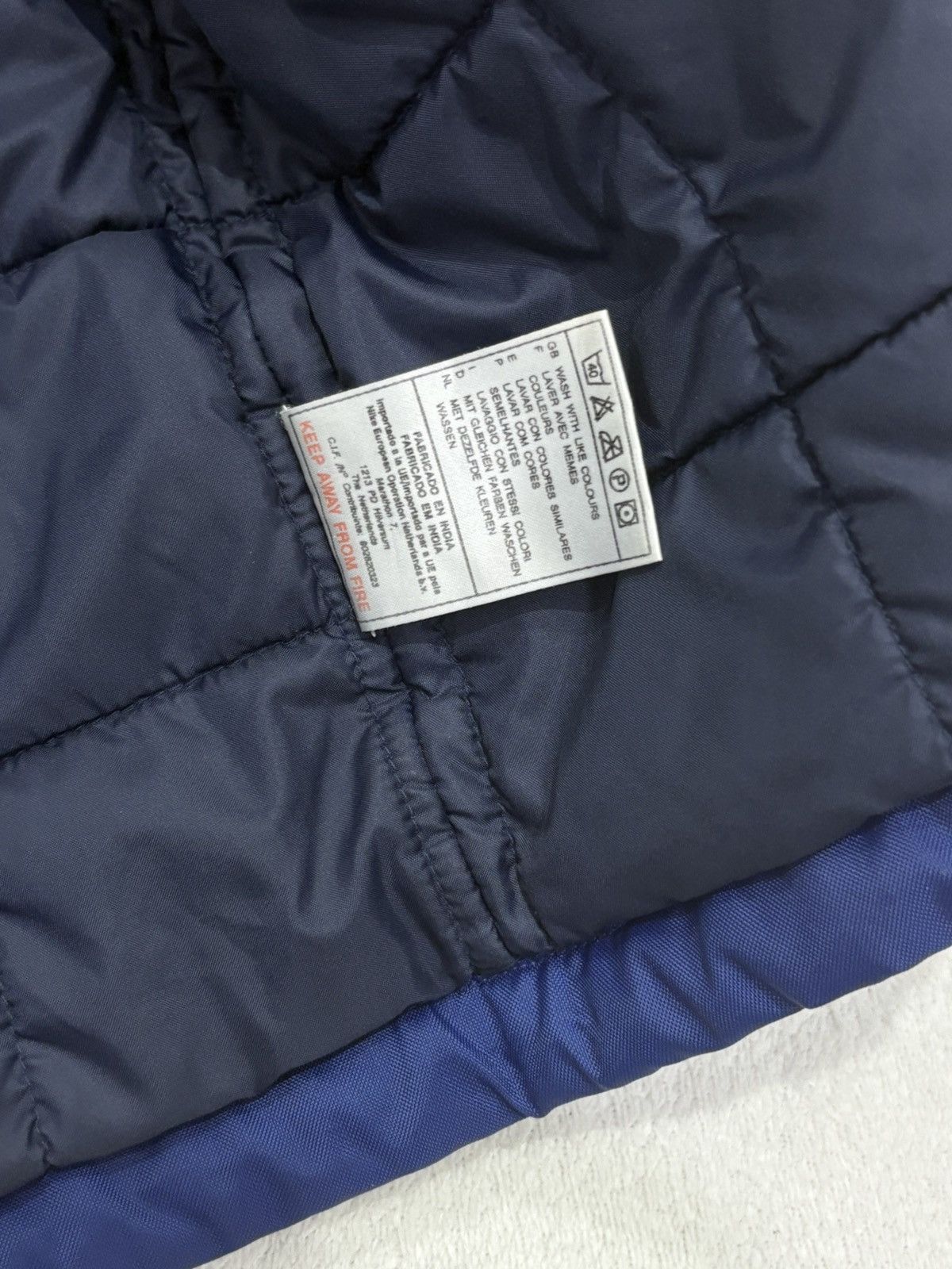 Nike 90s Nike Vintage Big Swoosh Logo Back Oversized Down Jacket Size US M / EU 48-50 / 2 - 9 Thumbnail