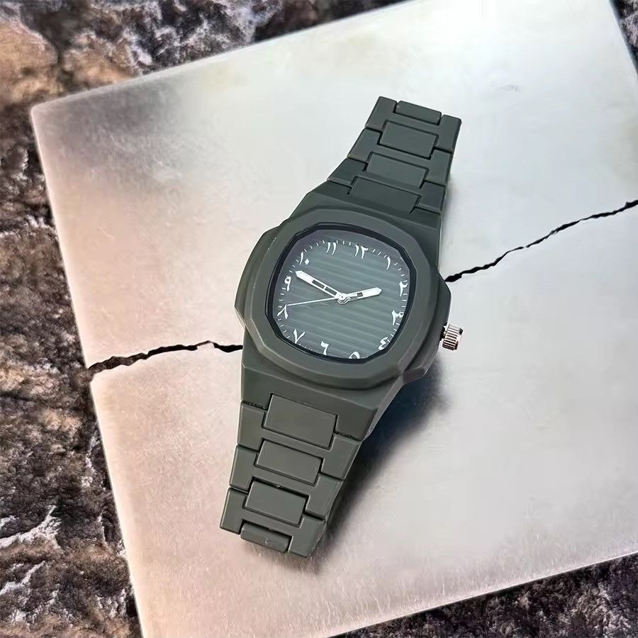 Vintage Arabic Numerals Dial Watch Size ONE SIZE - 1 Thumbnail