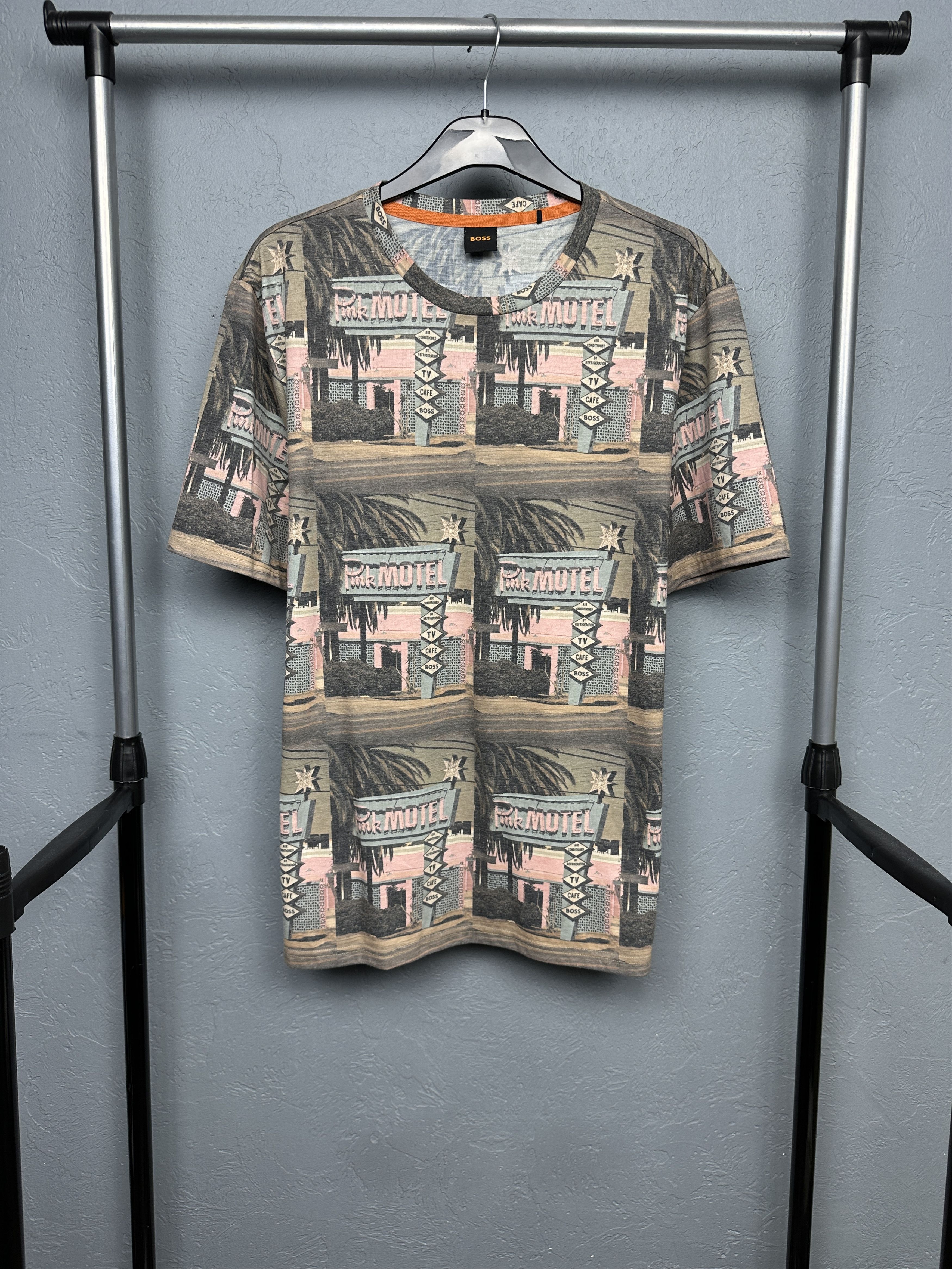 Hugo Boss Hugo Boss Mens Overprint Crew Neck T-Shirt Size US L / EU 52-54 / 3 - 1 Thumbnail