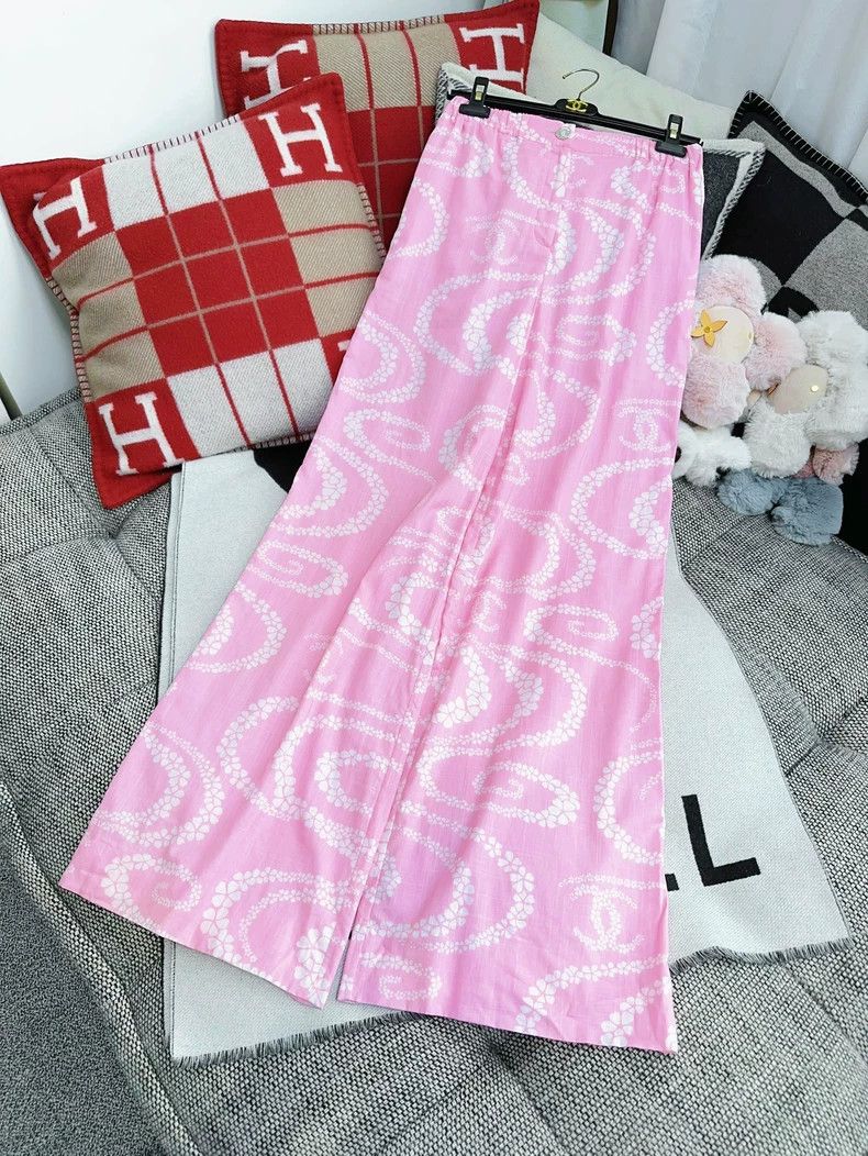 Chanel Chanel Beach series pink print double C mulberry silk casu Size 25" / US 0 / IT 36 - 7 Thumbnail