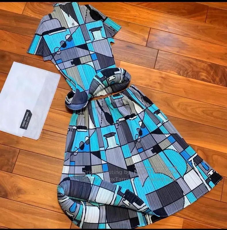 Issey Miyake Issey Miyake Color-blocked Short Sleeve Top Size L / US 10 / IT 46 - 1 Thumbnail