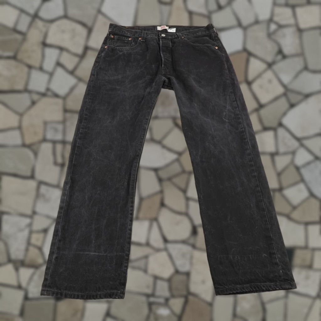 Levi's VINTAGE Levi's Jeans 501 Straight Leg Mens 38x32 Black Denim Regular Fit Size US 36 / EU 52 - 1 Thumbnail