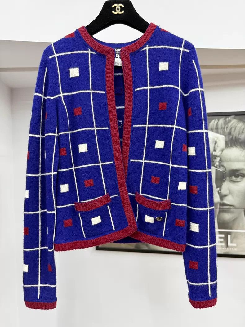 Chanel Chanel Color-blocked plaid cashmere knitted cardigan coat Size XS / US 0-2 / IT 36-38 - 1 Thumbnail