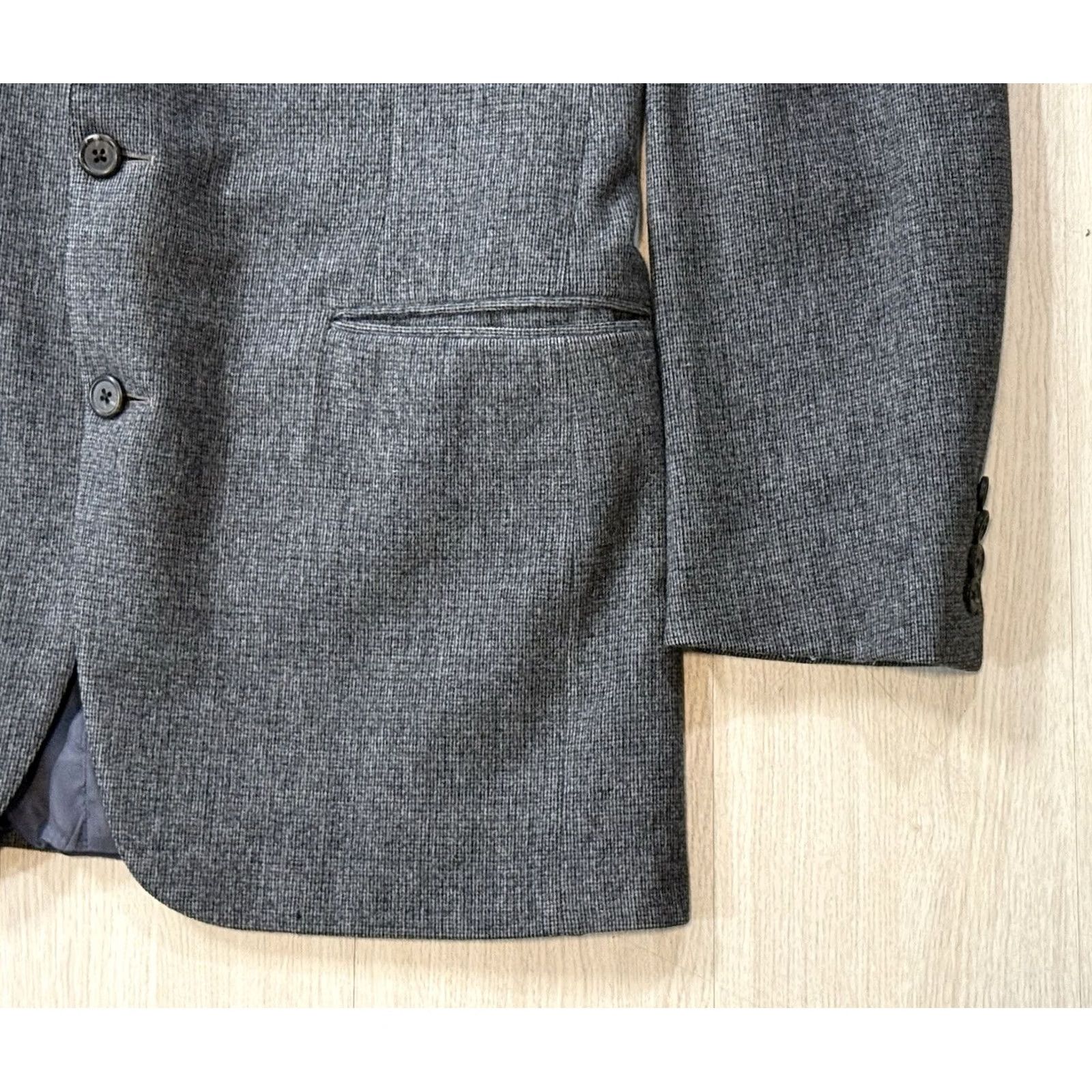 Ralph Lauren VINTAGE Ralph Lauren Blazer Wool Tweed Herringbone 40R Single-Breasted Notch Lapel 2 Button Gray Mens USA 70s Dad Designer Hipster Western USA Size US L / EU 52-54 / 3 - 4 Thumbnail