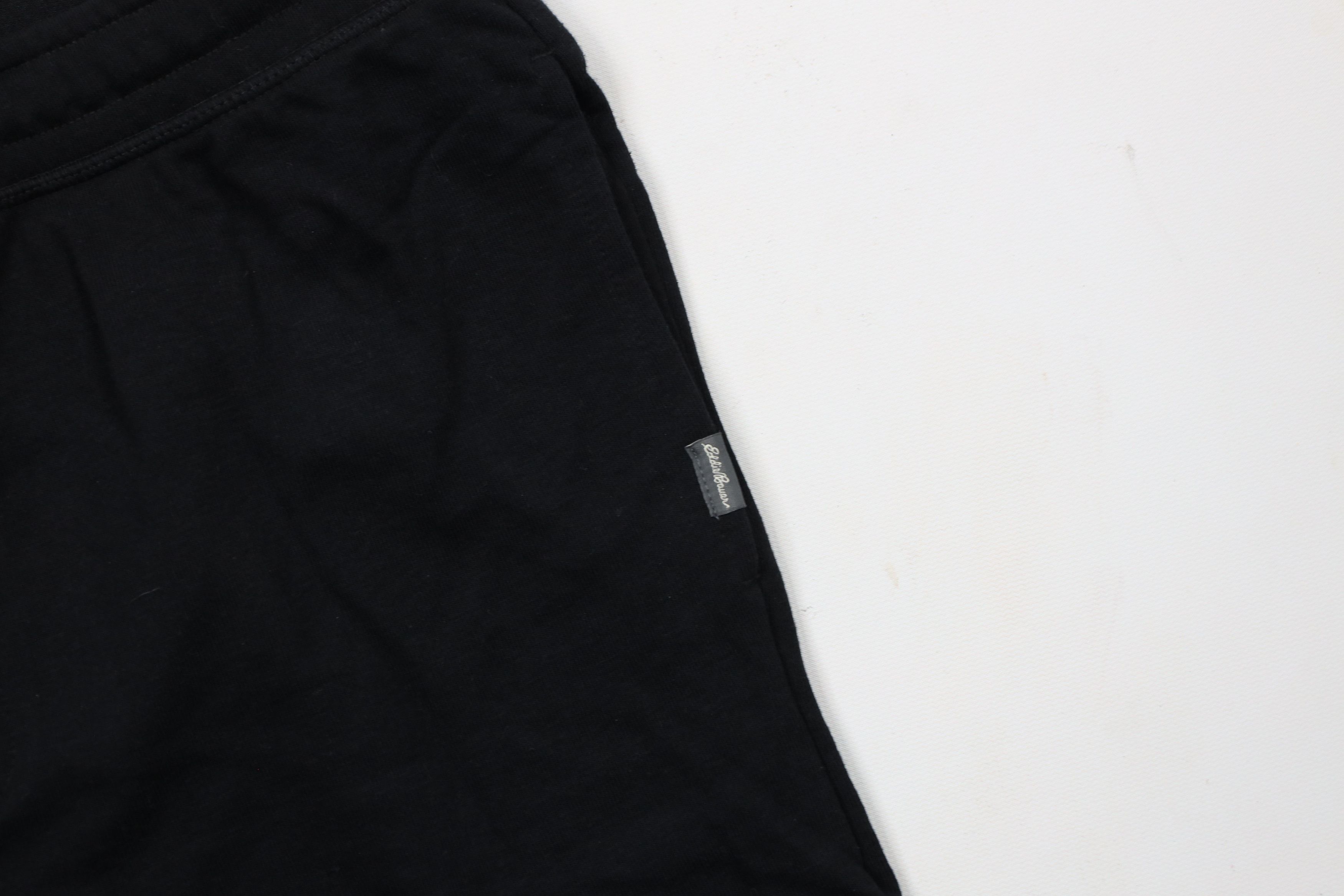 Eddie Bauer × Vintage New Eddie Bauer Out Knit Above Knee Lounge Shorts Black Size US 32 / EU 48 - 3 Thumbnail