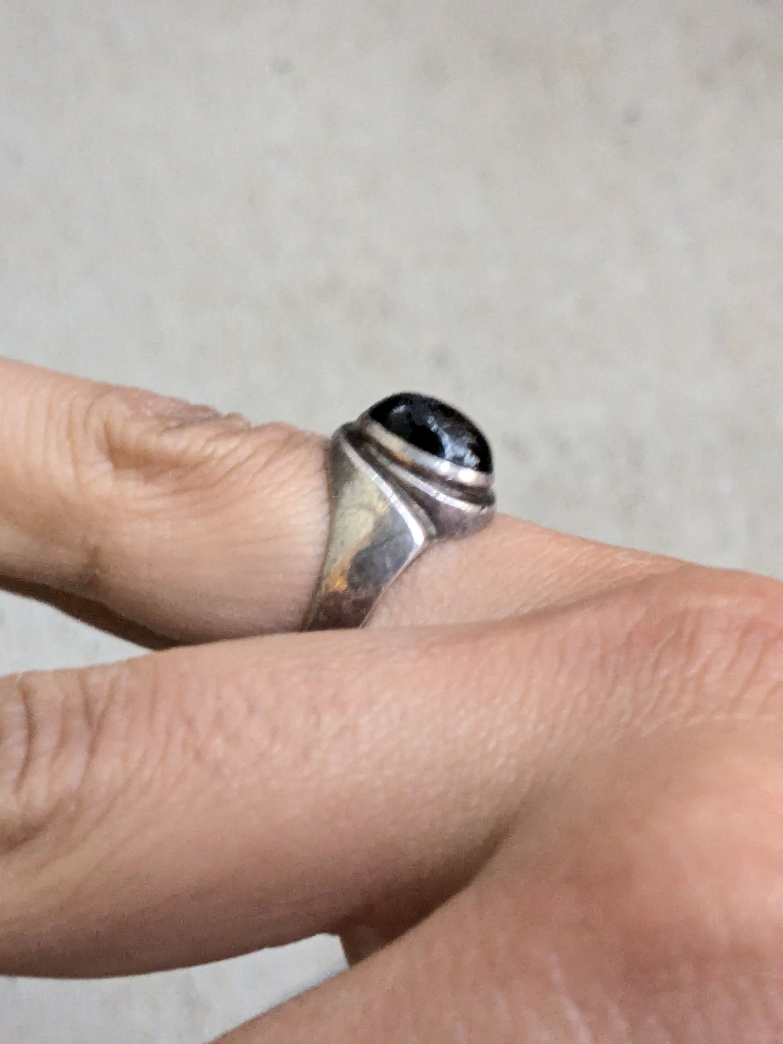 Vintage Vintage Sterling Silver Signet Ring Black Oval 8.25 Size ONE SIZE - 9 Thumbnail