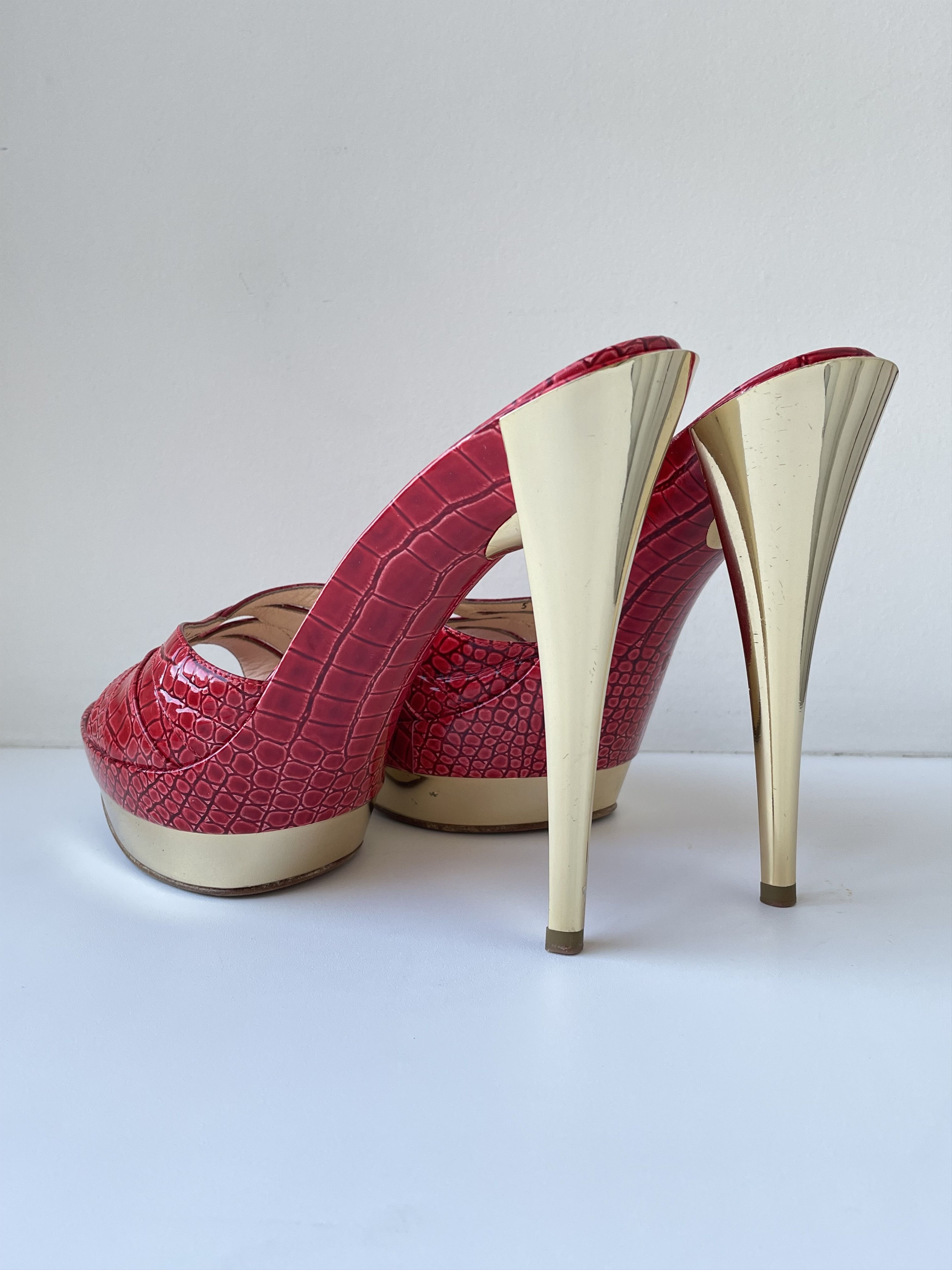 Casadei EUC Casadei 40 Women Mules Platform Gold Stilettos Red Size US 10 / IT 40 - 3 Thumbnail